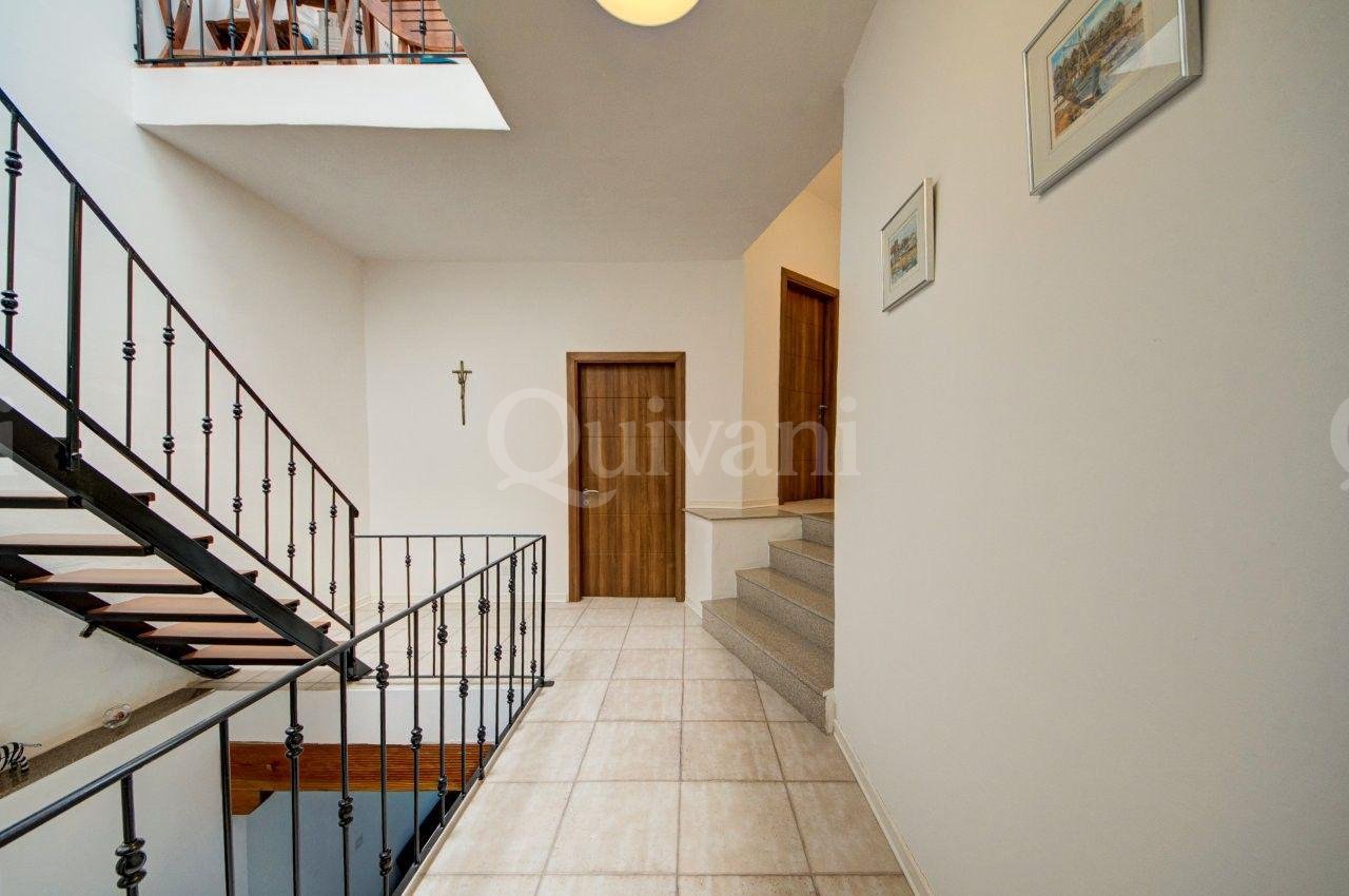 Furnished Town House