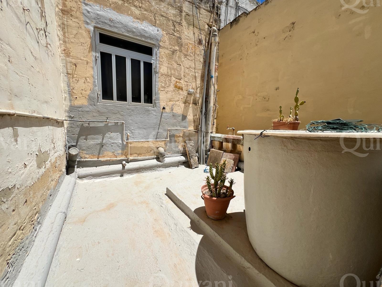 Zabbar older type Townhouse