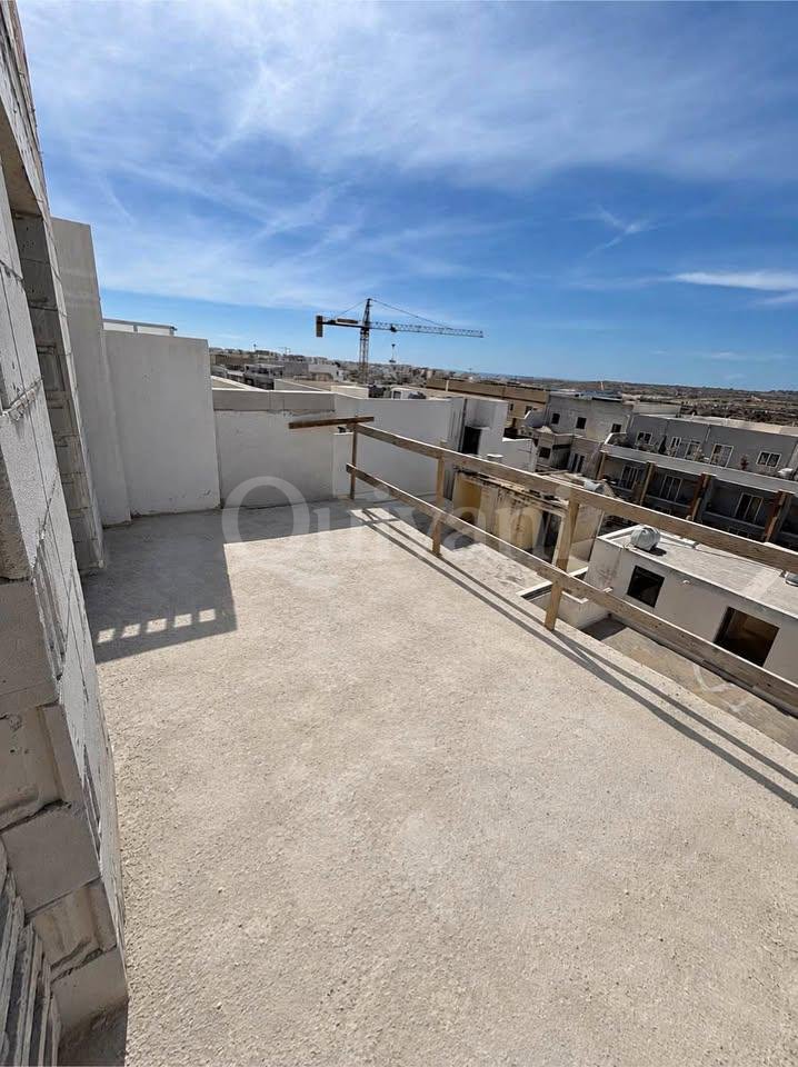 Marsascala, Shell form, Penthouse