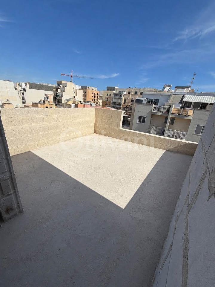 Marsascala, Shell form, Penthouse