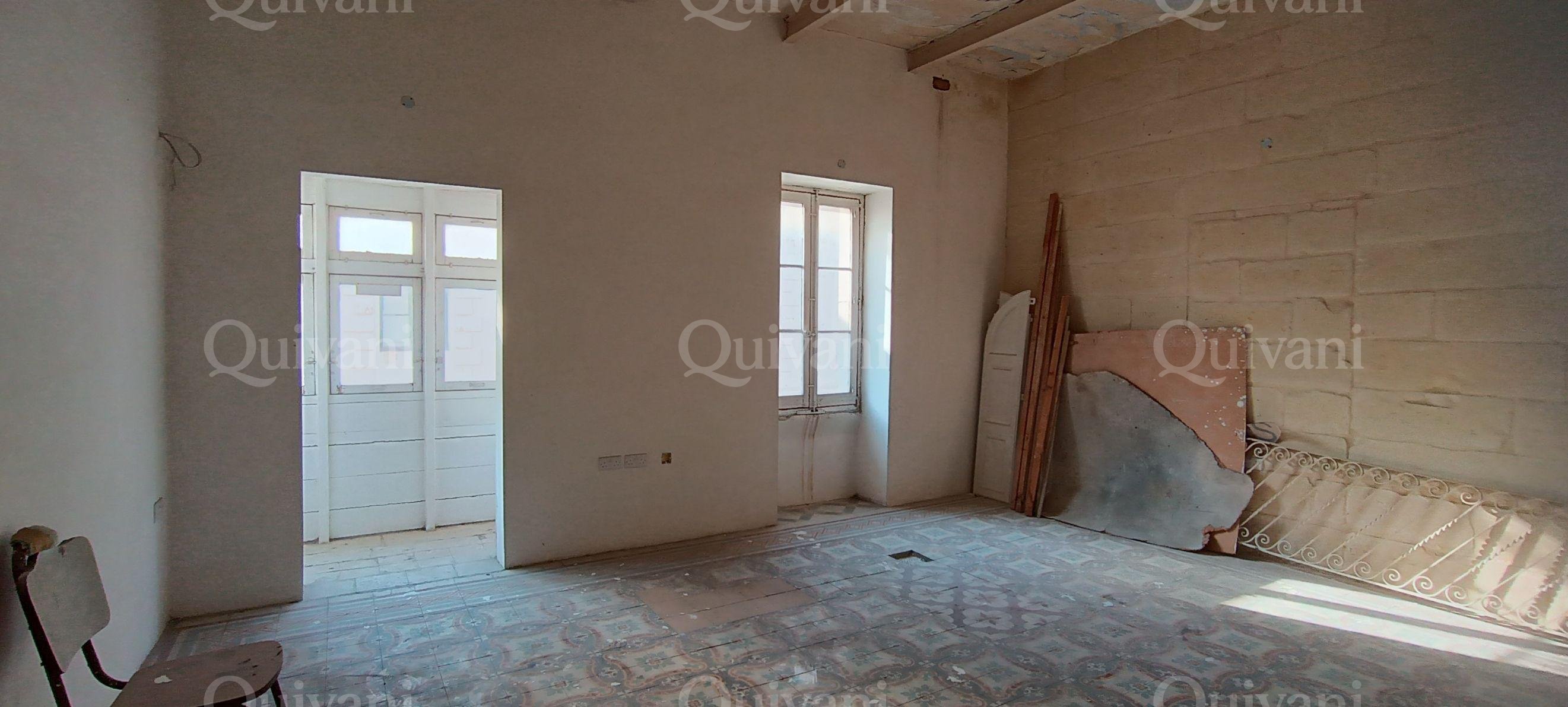 Paola Unique Townhouse in UCA area