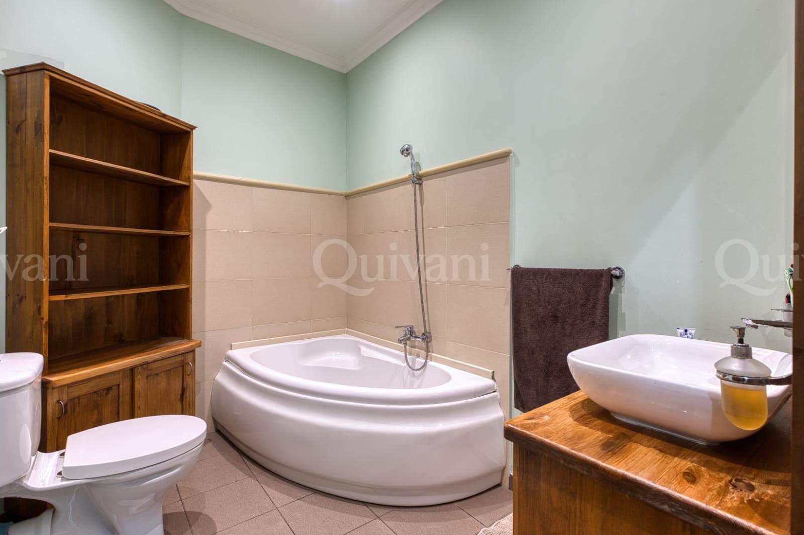 Furnished First Floor Maisonette with one car garage