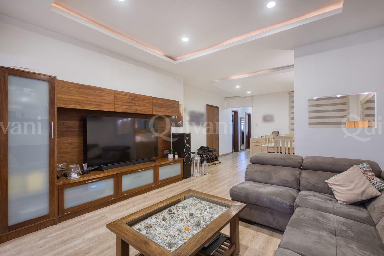 Furnished First Floor Maisonette with one car garage