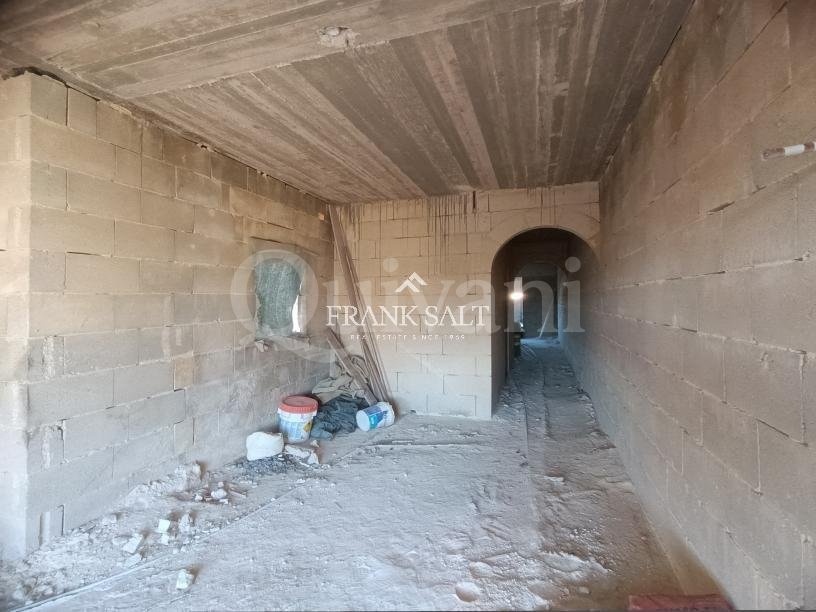 Qormi, Finished Penthouse 2 Bed + Study