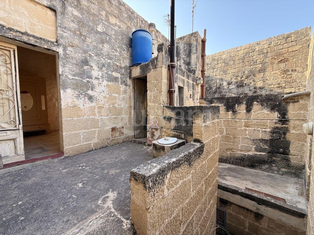 Zabbar, Unconverted, House of Character