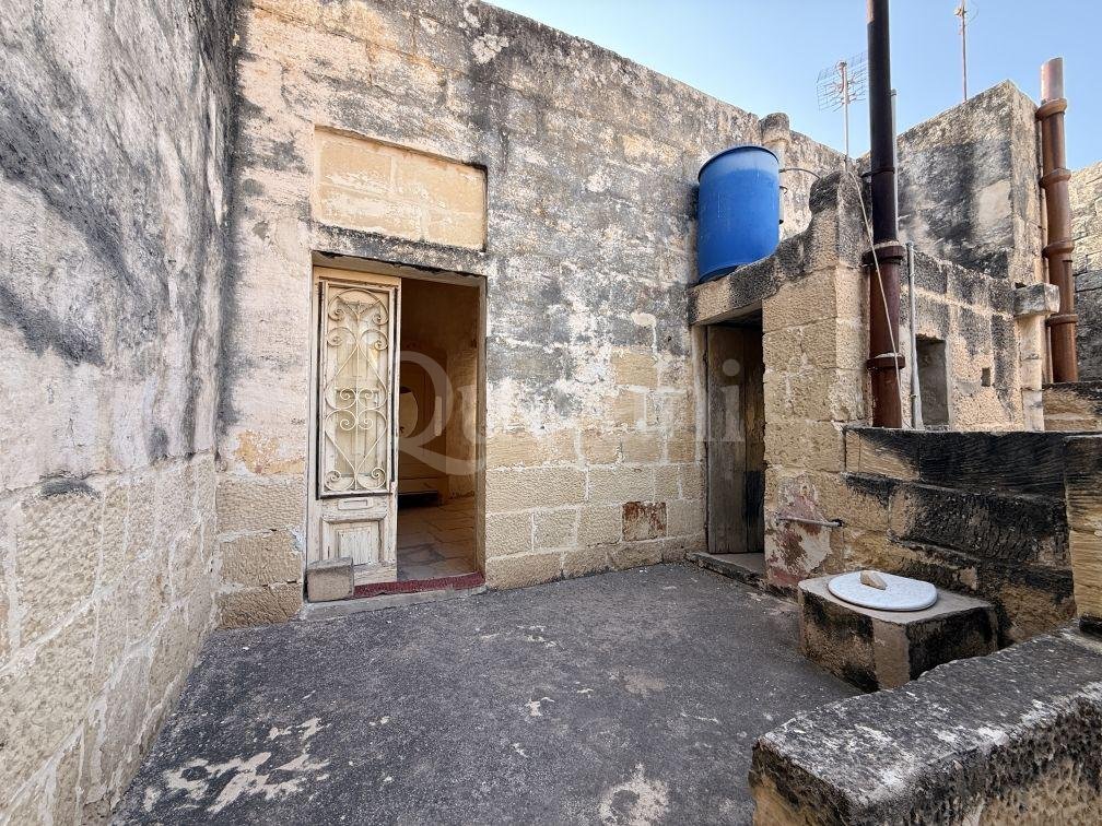 Zabbar, Unconverted, House of Character
