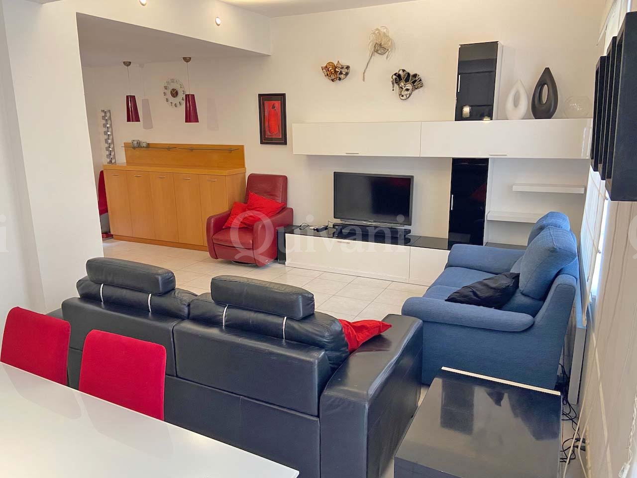 Pembroke, Furnished Maisonette