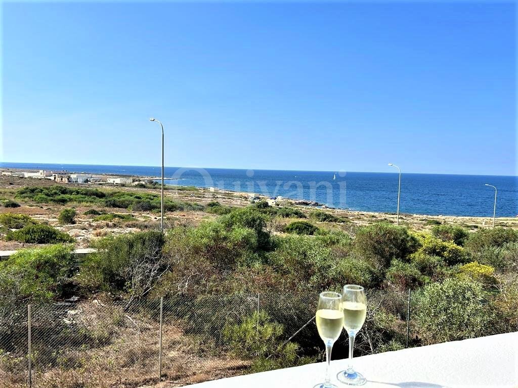 Pembroke, Furnished Apartment