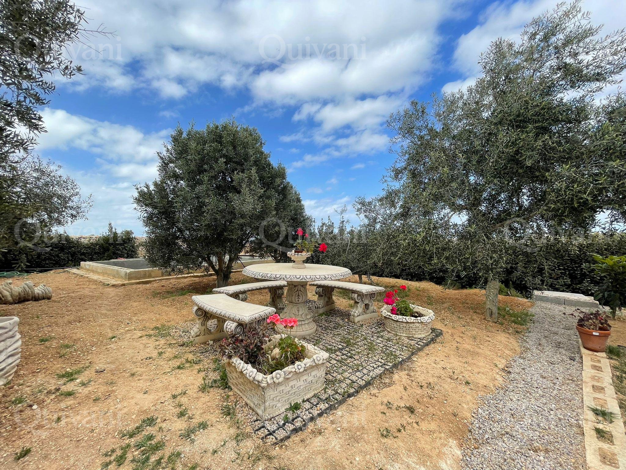 Dingli, Unconverted Farmhouse