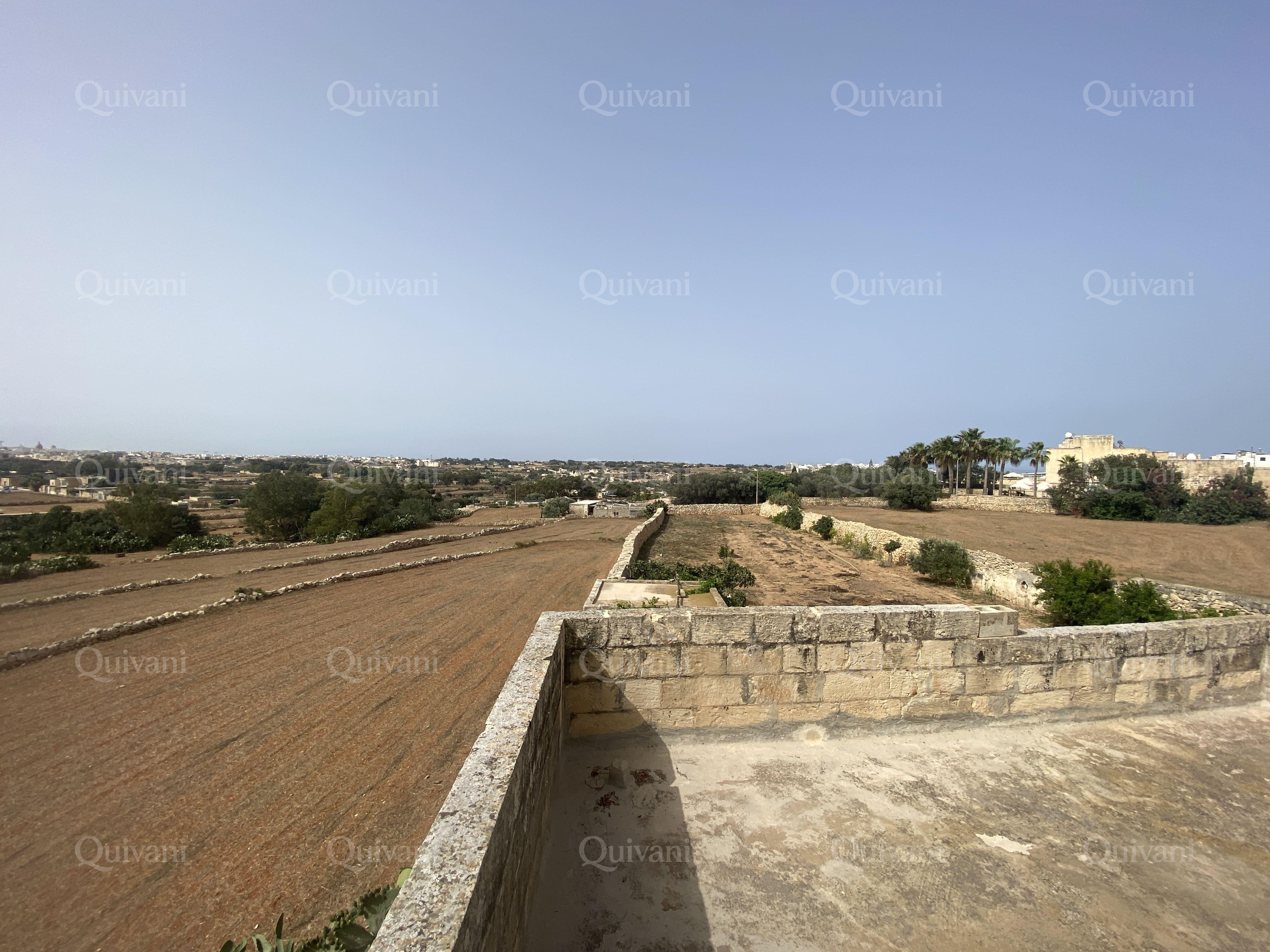 Zejtun, Unconverted Farmhouse