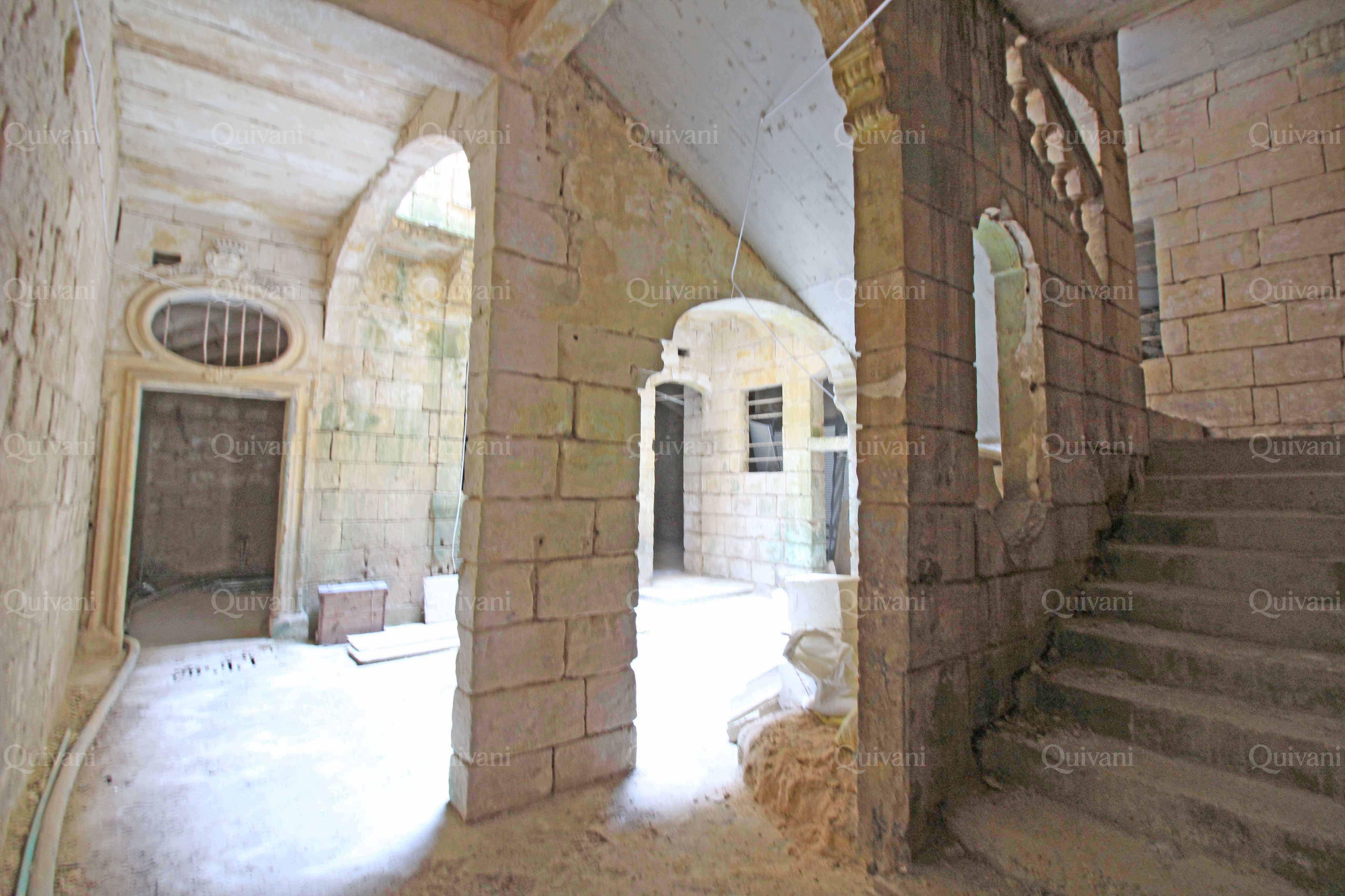 Valletta, Unconverted Palazzo