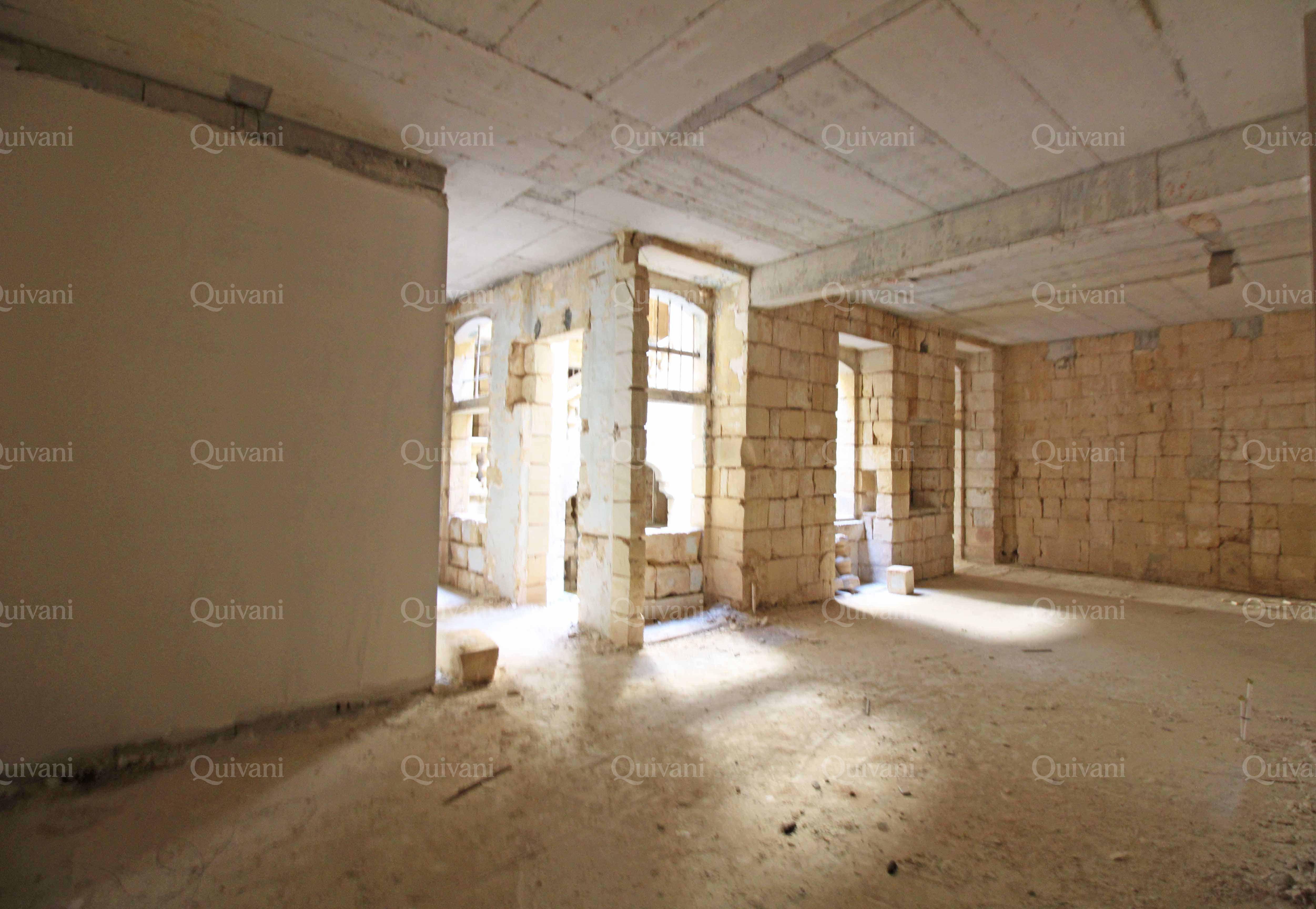 Valletta, Unconverted Palazzo