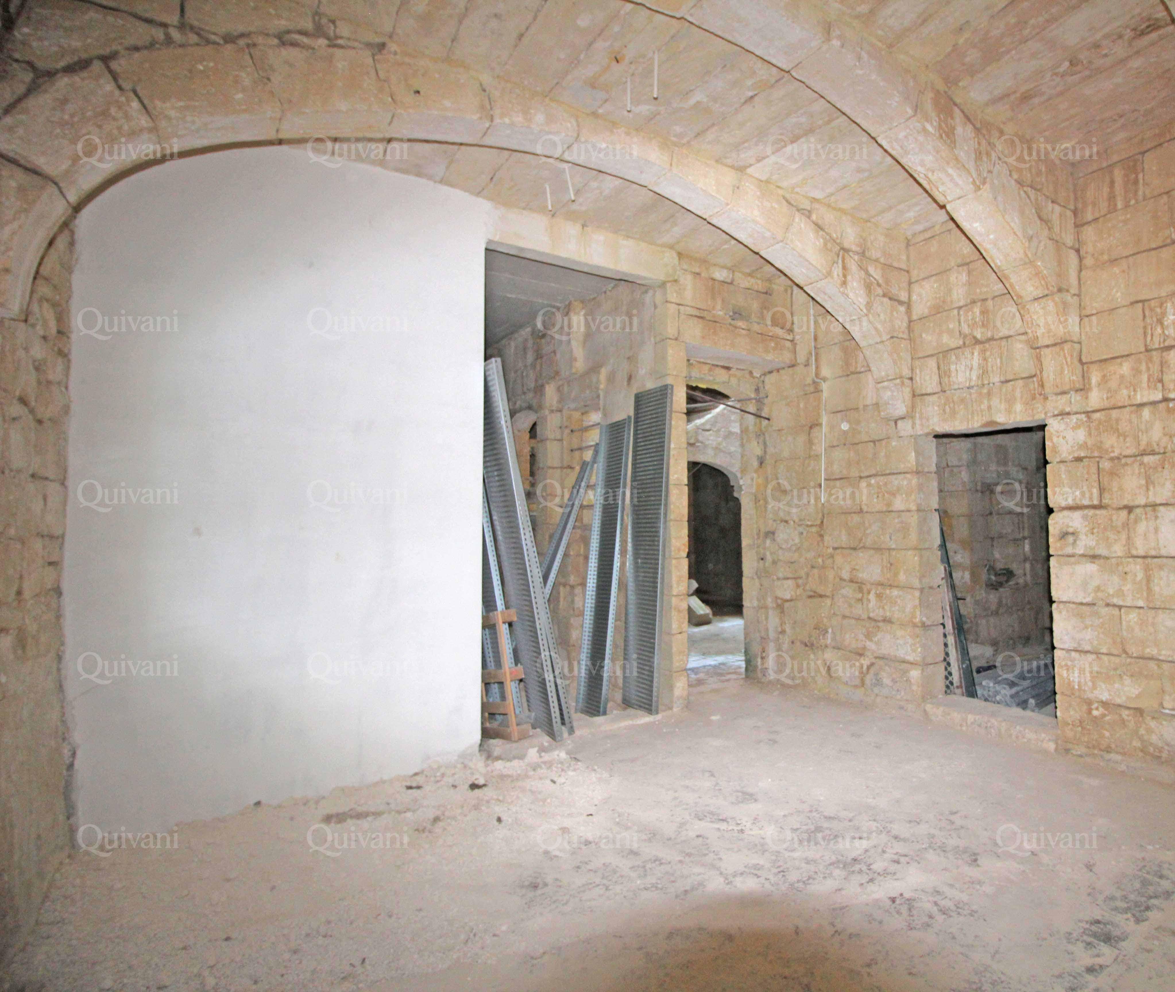 Valletta, Unconverted Palazzo