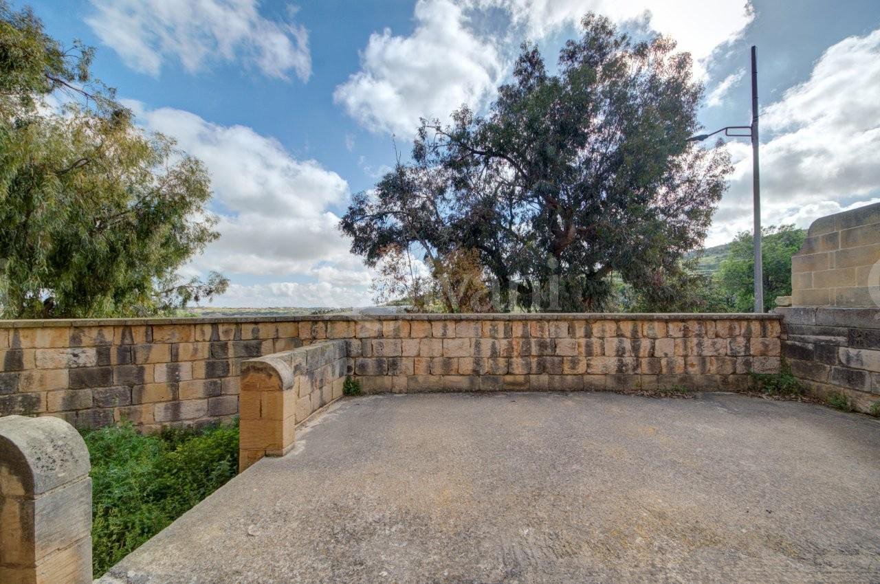 Mgarr, Unconverted House of Character