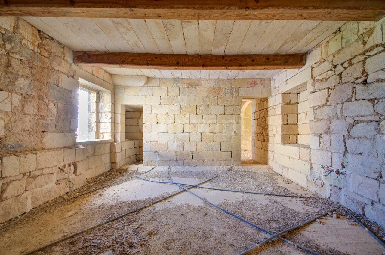 Mgarr, Unconverted House of Character
