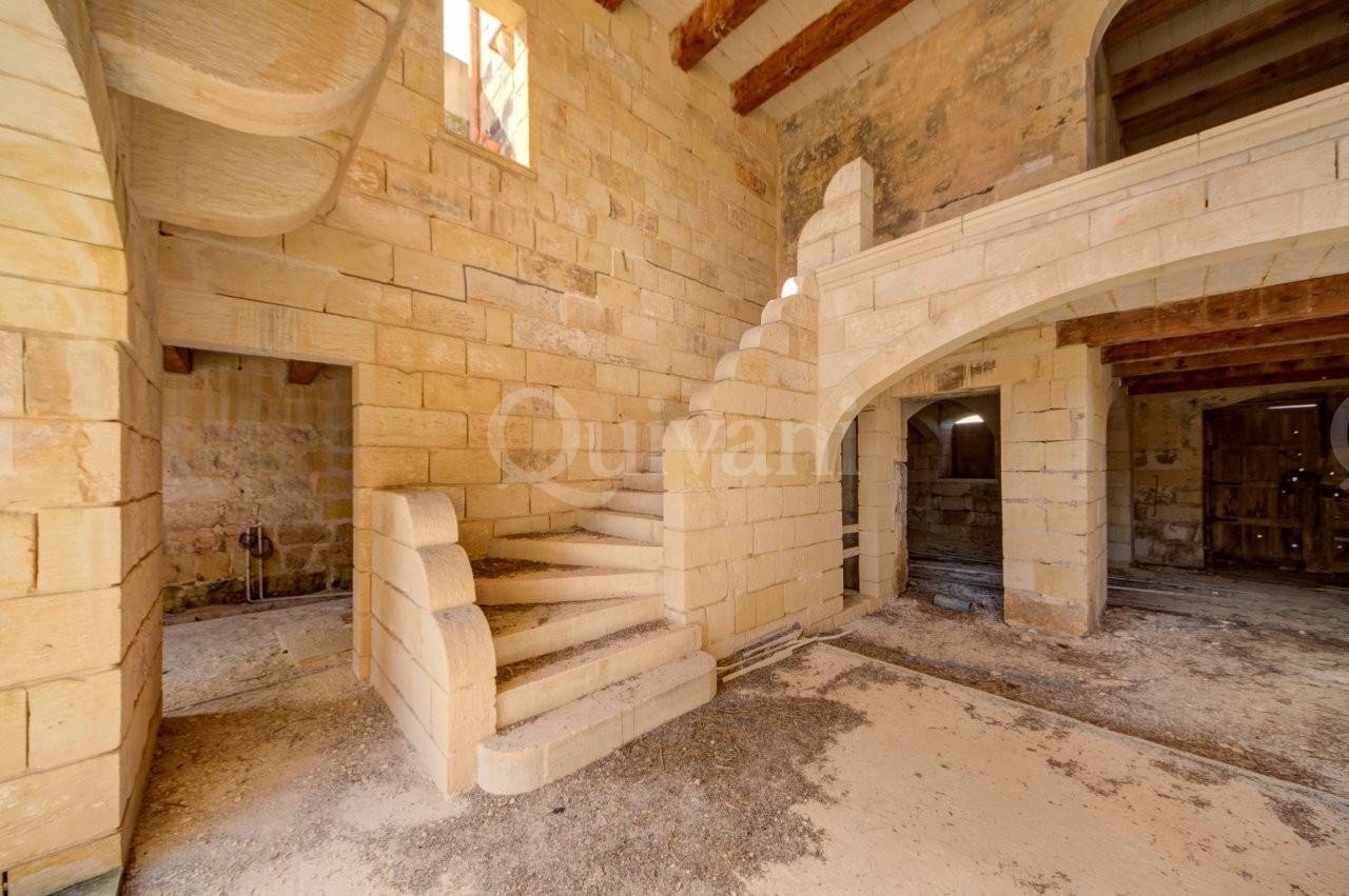 Mgarr, Unconverted House of Character