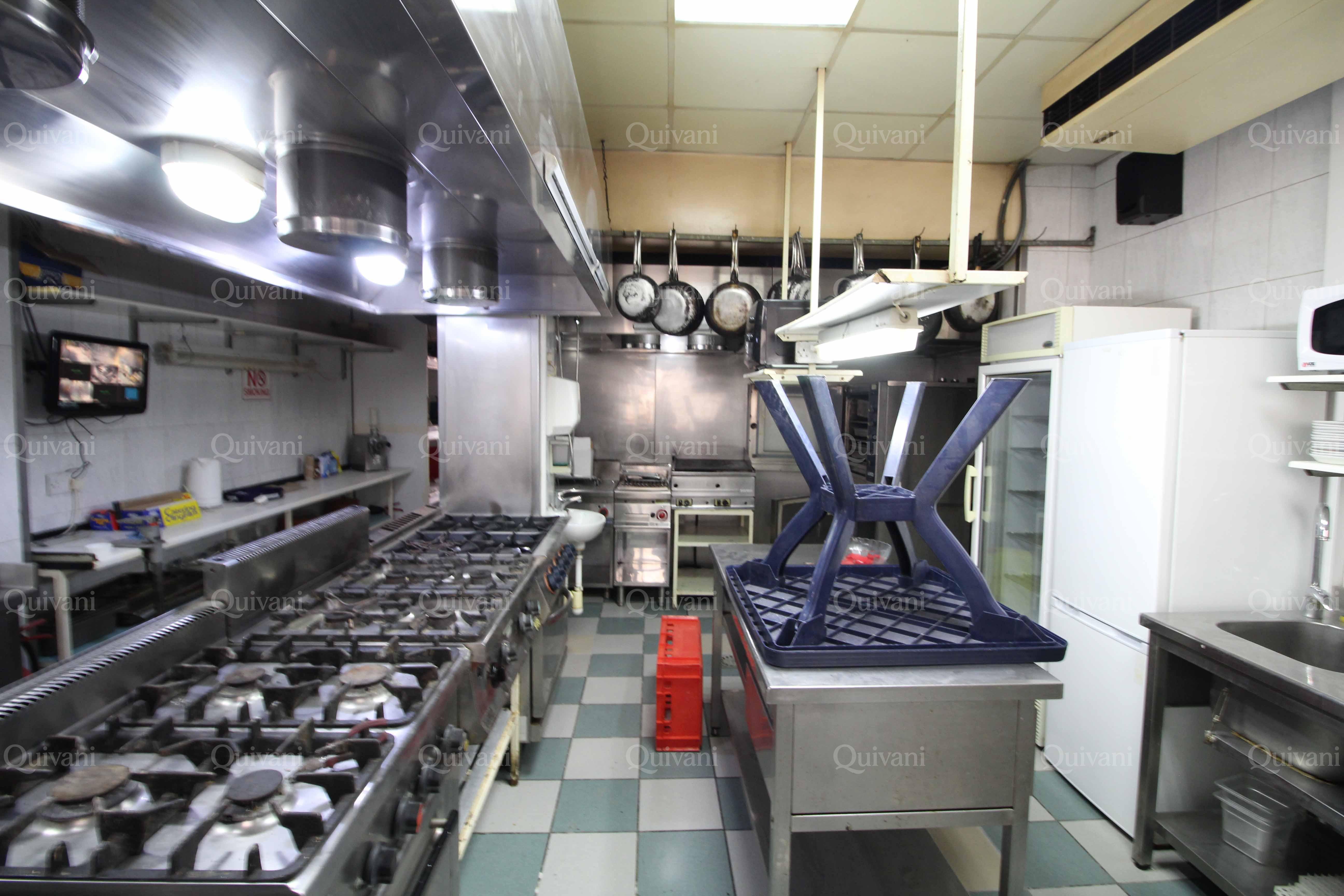 Qawra, Fully Equipped Bar/Restaurant