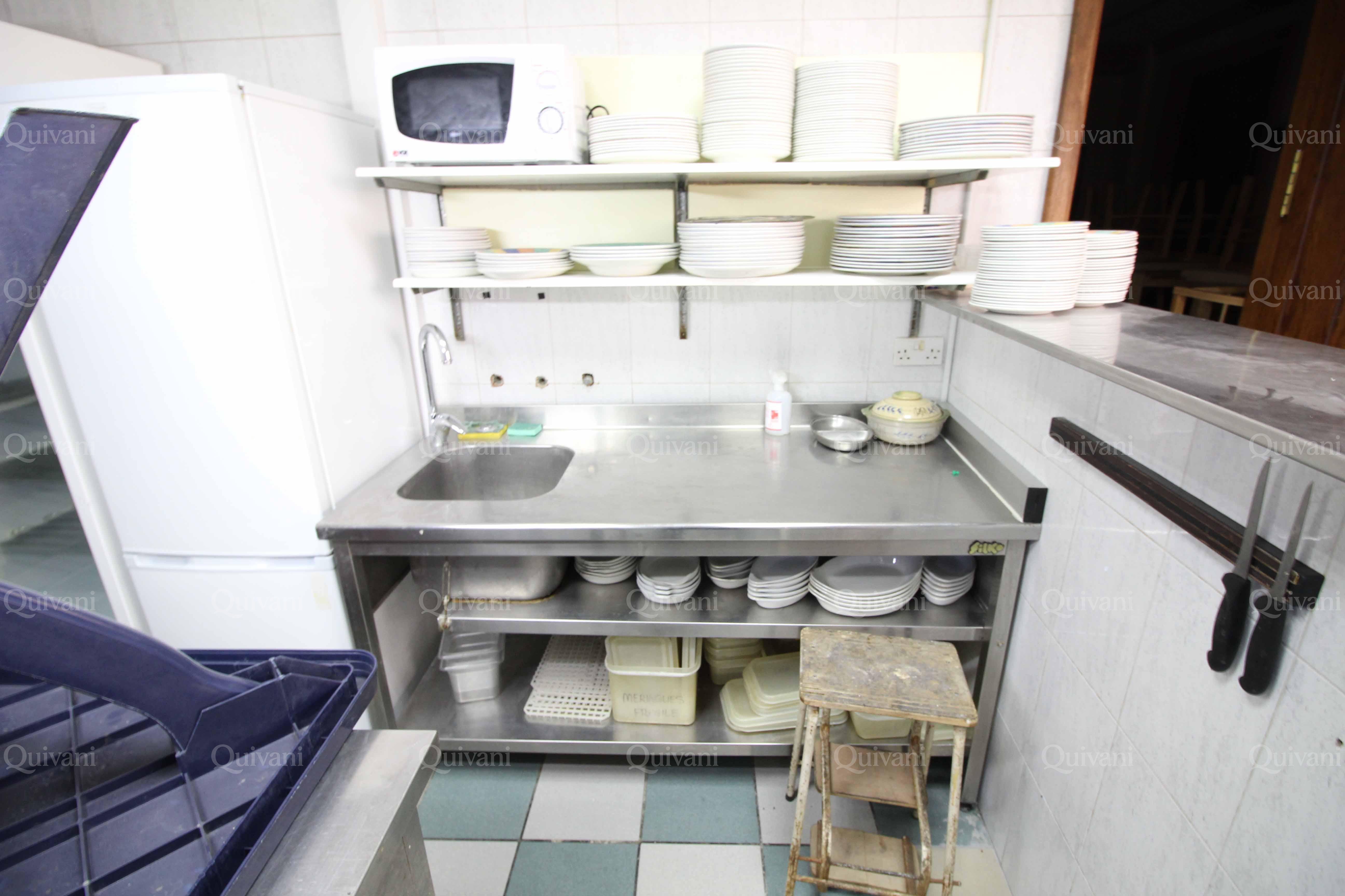 Qawra, Fully Equipped Bar/Restaurant