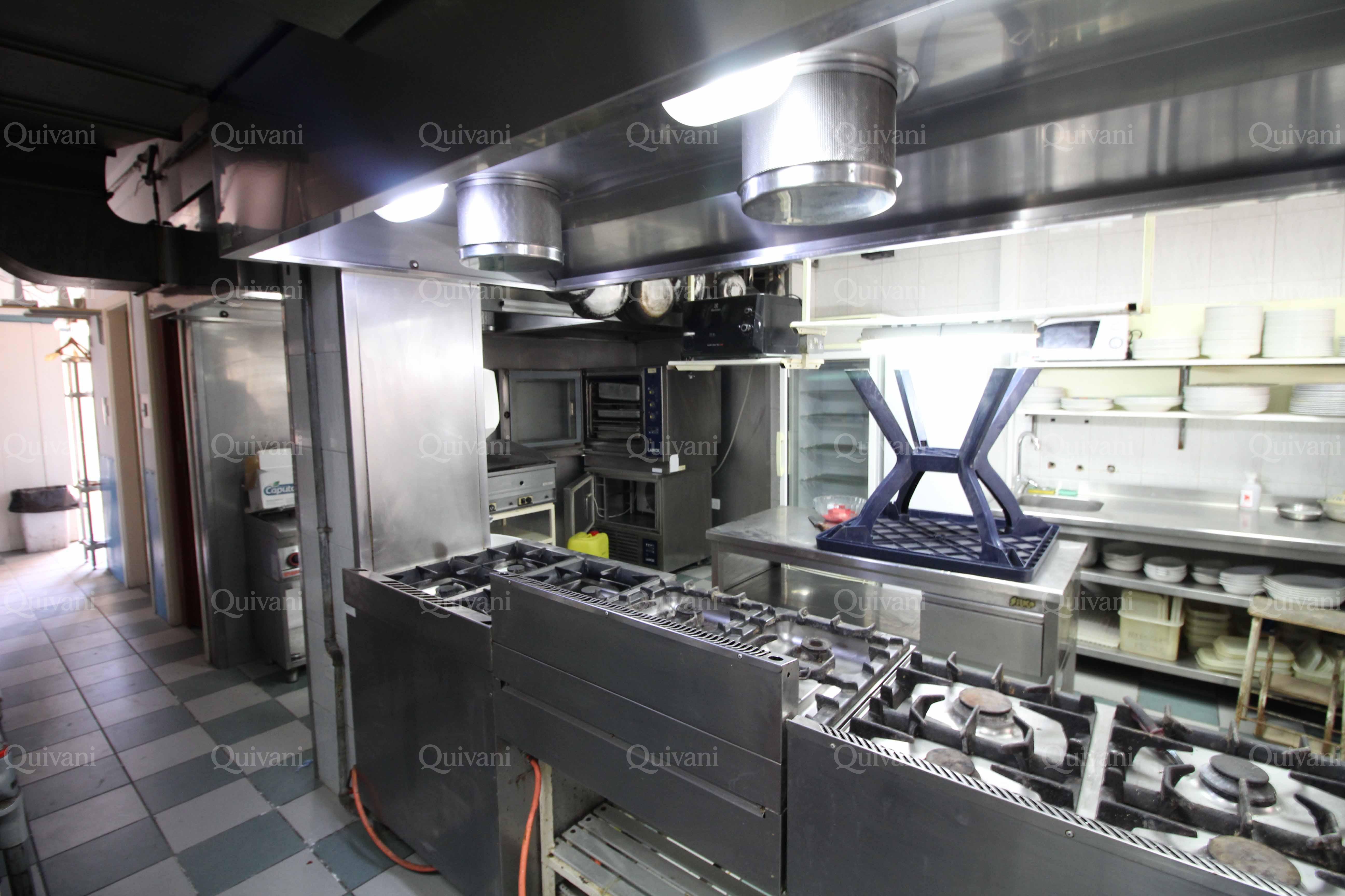 Qawra, Fully Equipped Bar/Restaurant