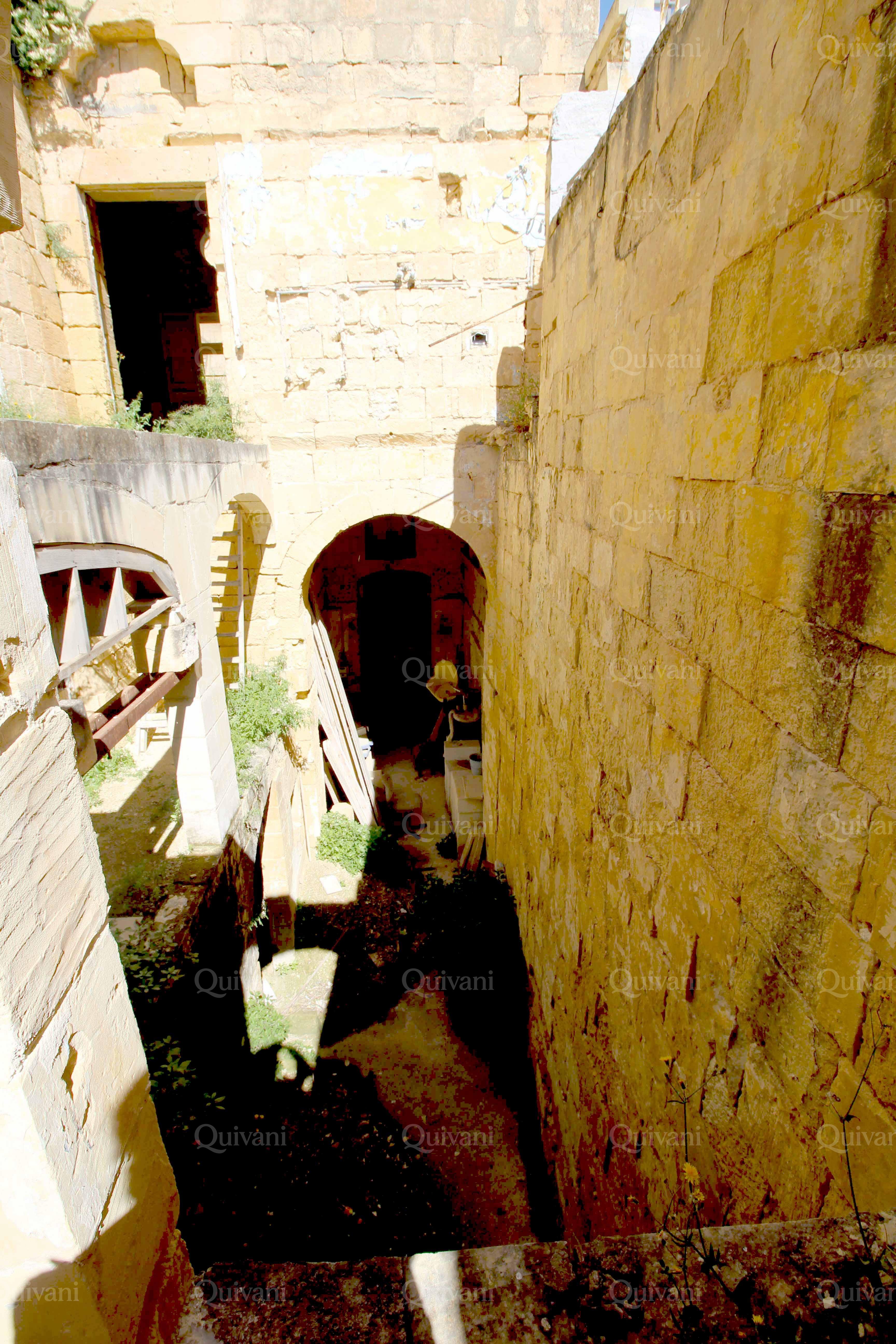 Senglea, Unconverted Palazzino