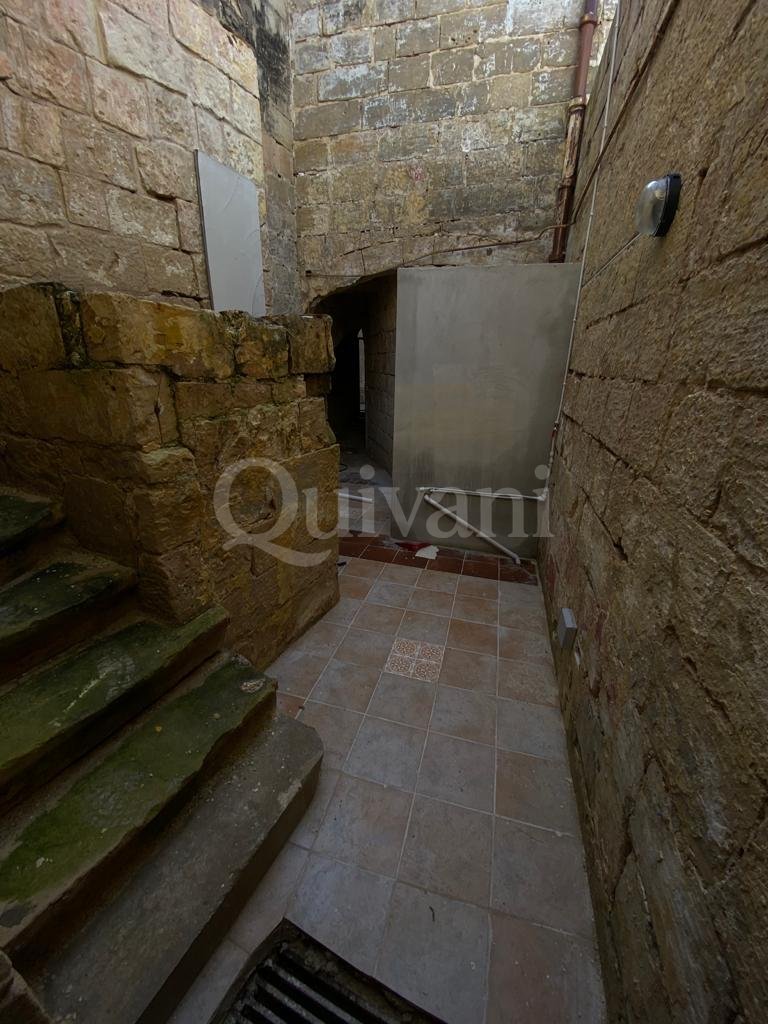 Qormi, Unconverted House of Character
