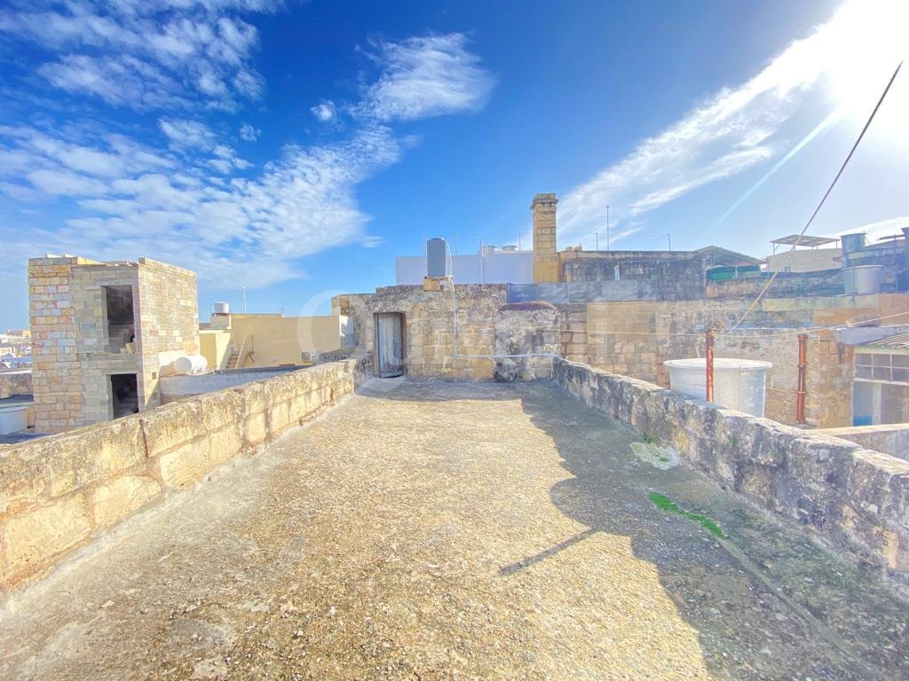 Qormi, Unconverted House of Character