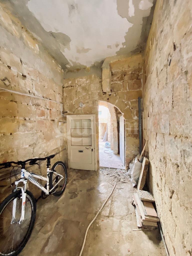 Qormi, Unconverted House of Character