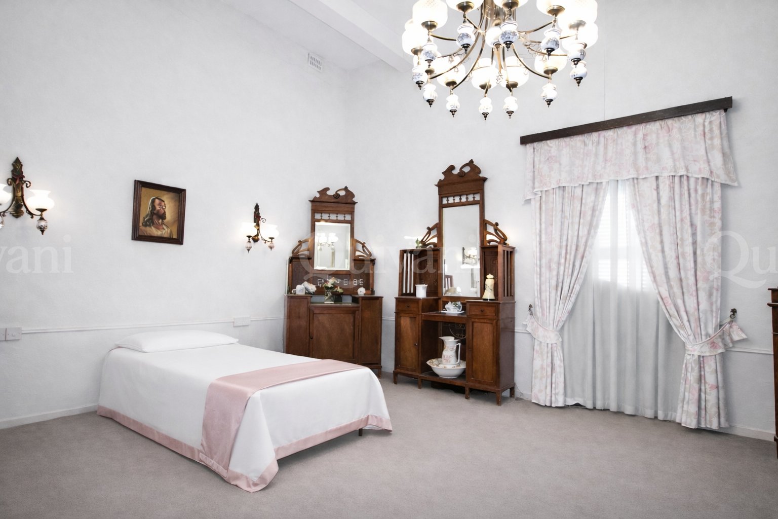 Paola, Semi-Converted Town House