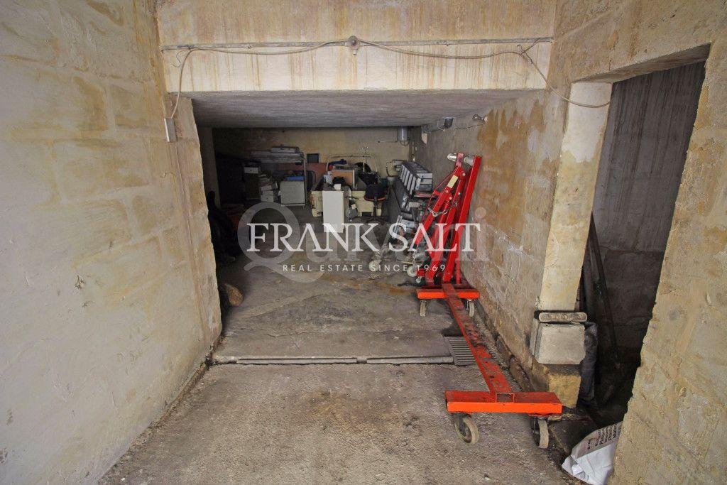 Msida, Finished Garage