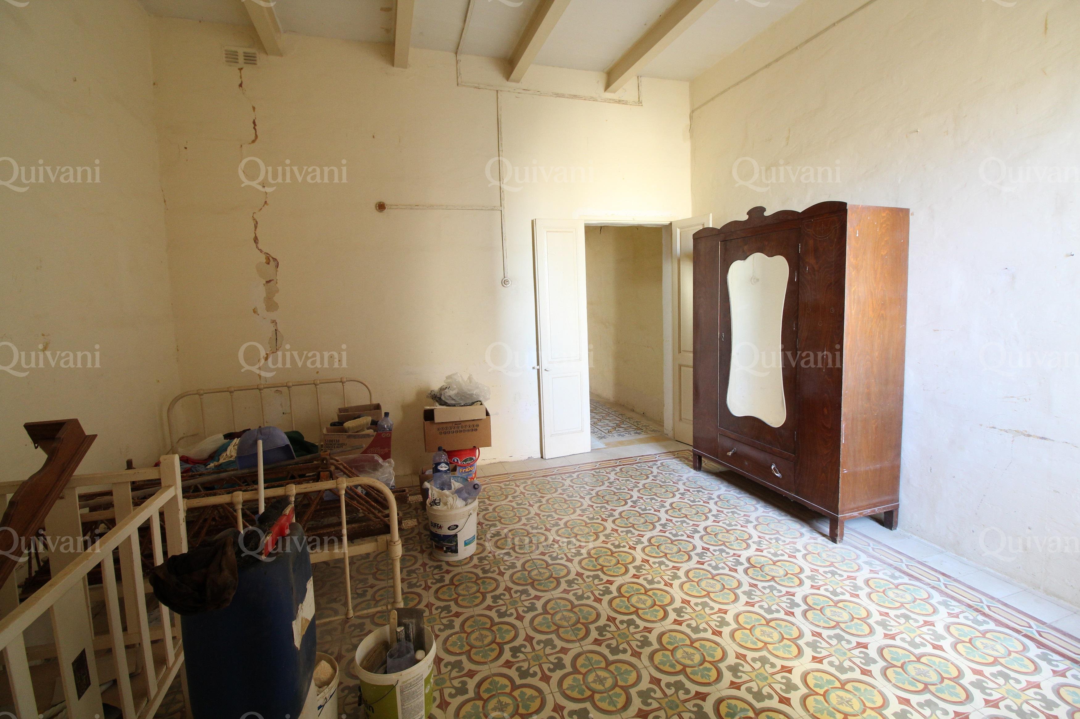 Qrendi, Town House + Garden