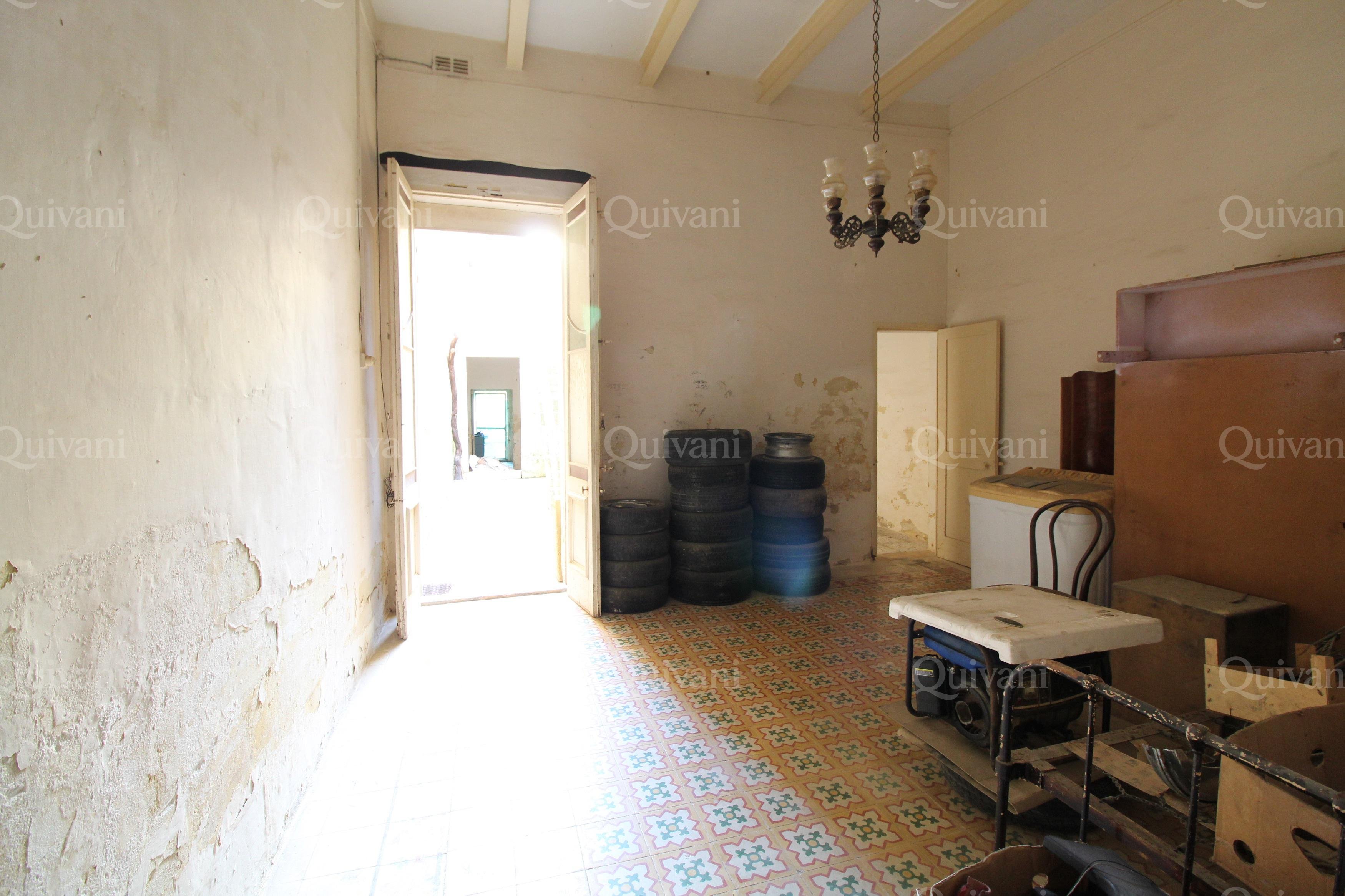 Qrendi, Town House + Garden