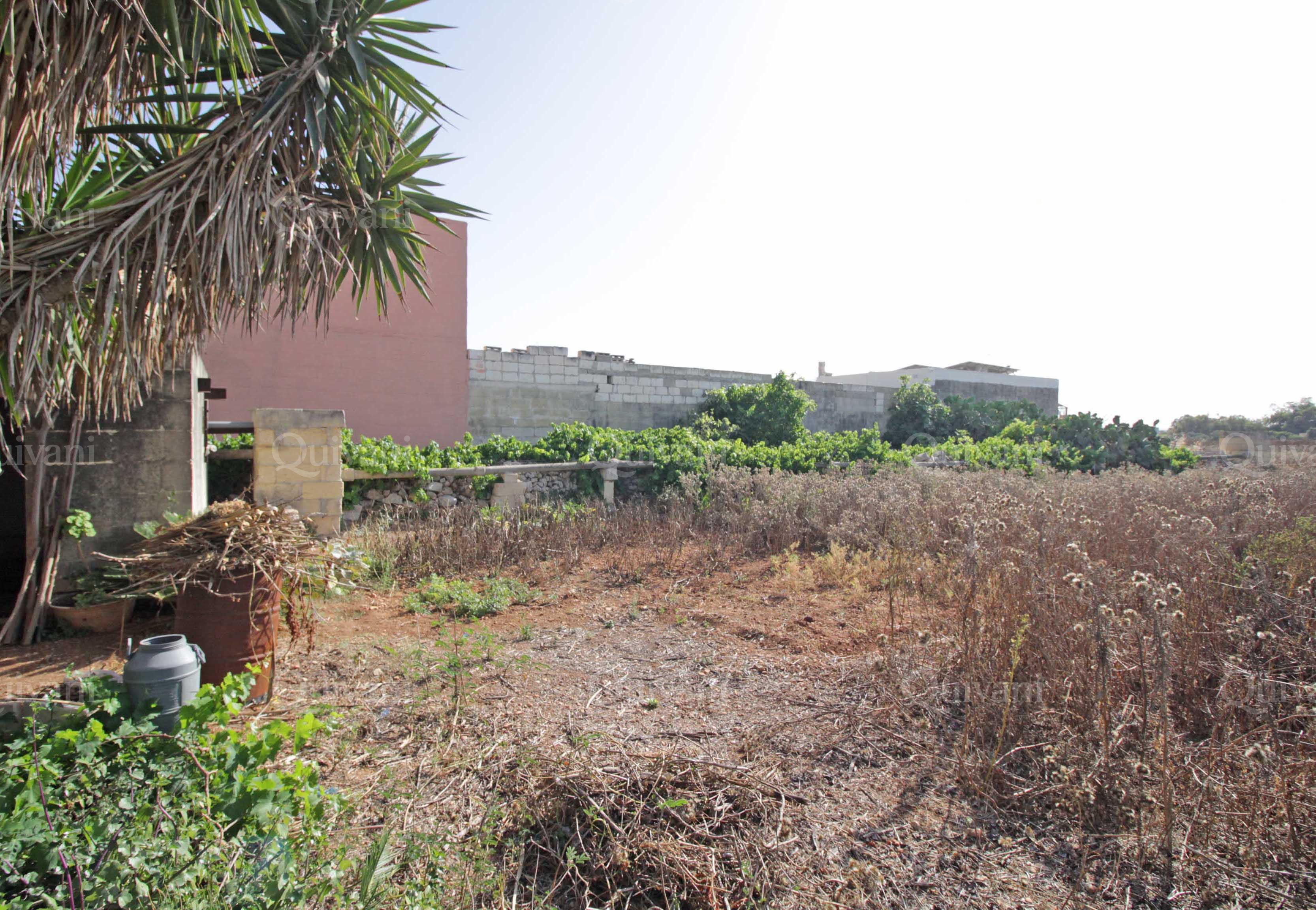 Xghajra, Unconverted Farmhouse