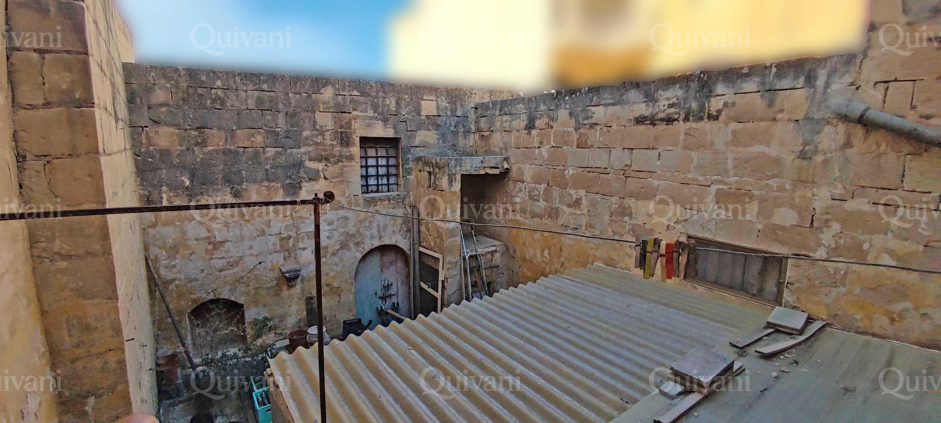 Qormi, Corner Unconverted House of Character