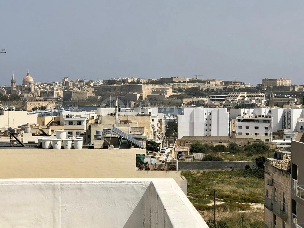 Gzira, Furnished Penthouse