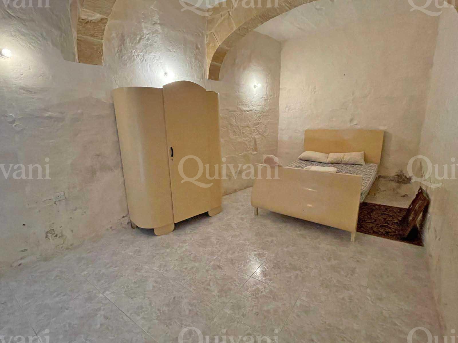Zurrieq, Unconverted Townhouse