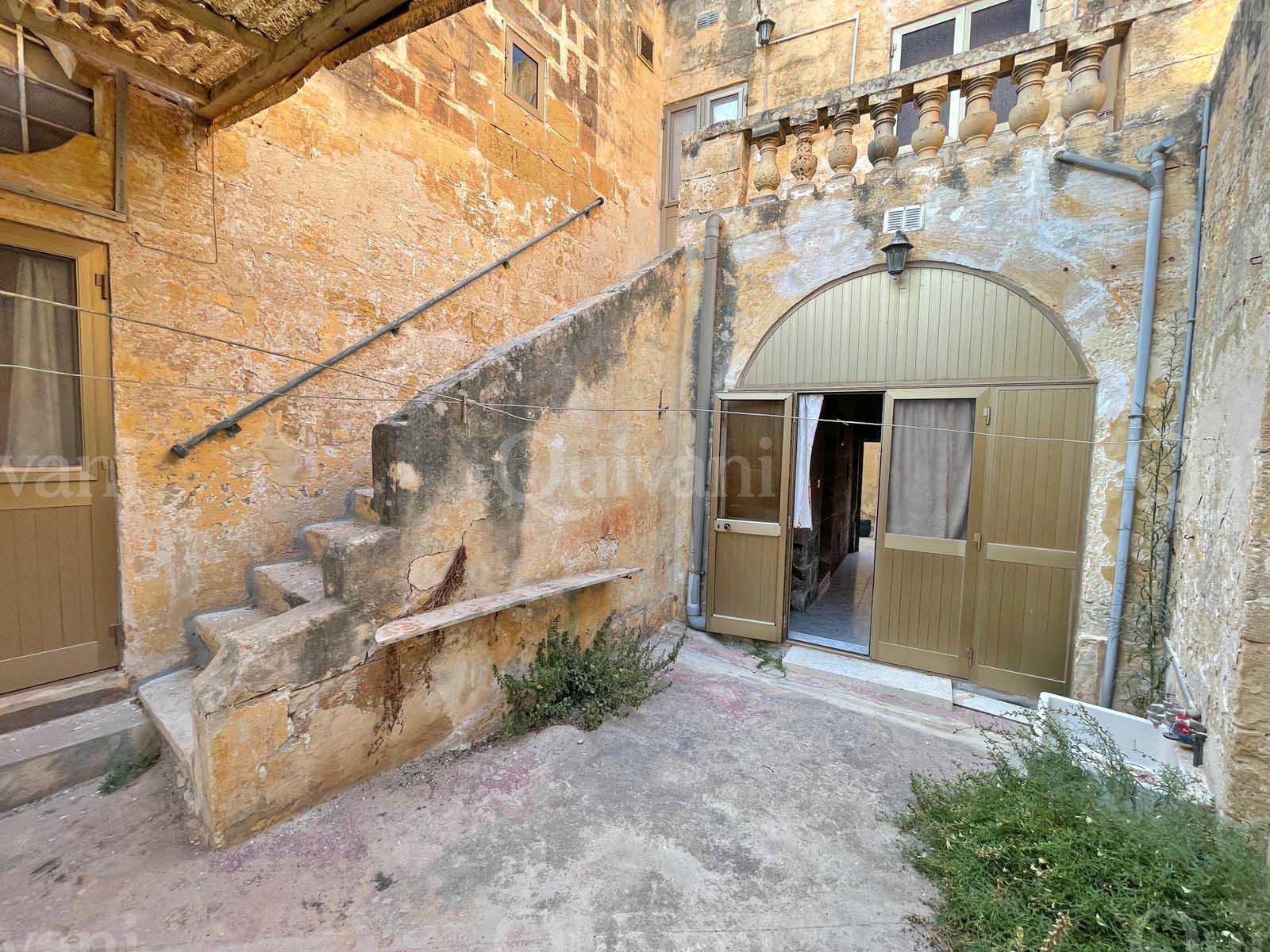 Zurrieq, Unconverted Townhouse
