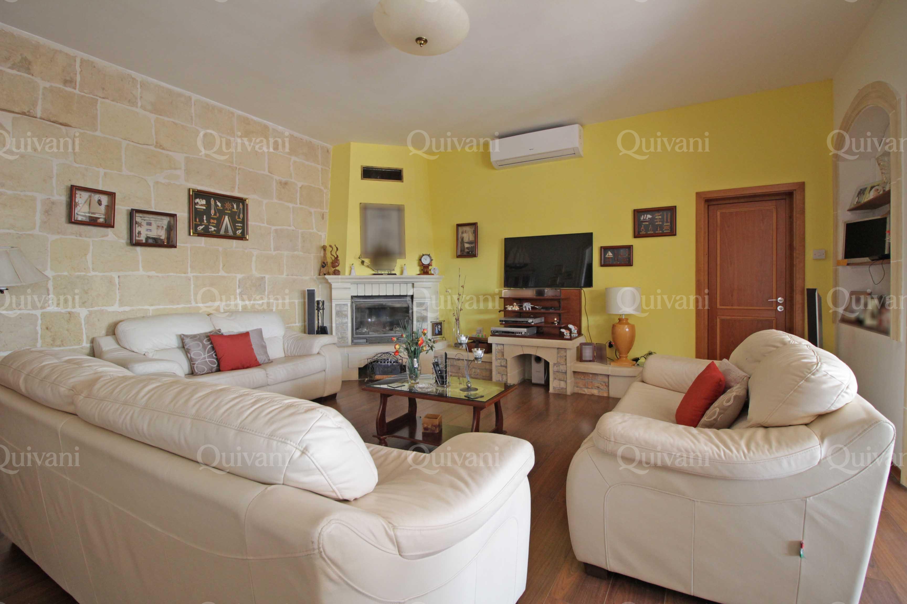 Xghajra, Converted Farmhouse