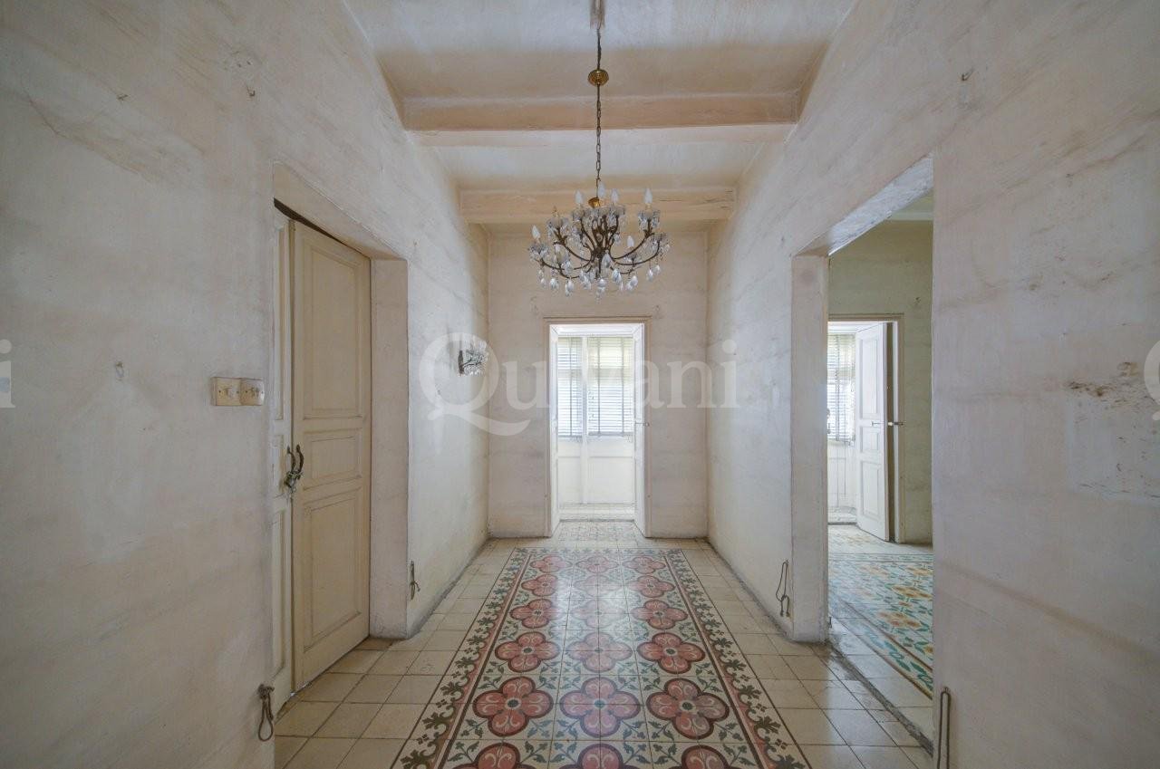 Valletta, Unconverted Palazzo