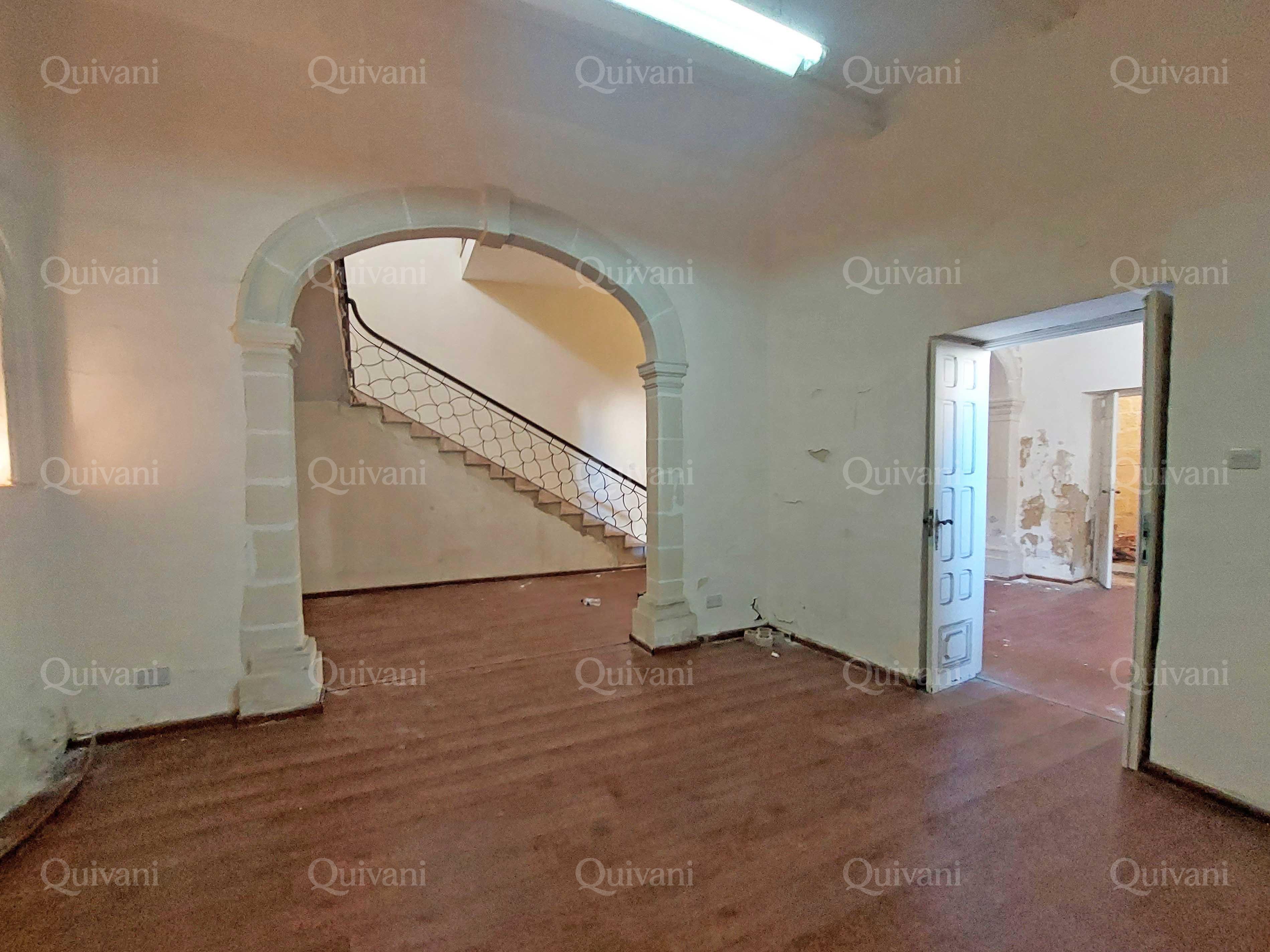 Qormi, Unconverted Palazzo
