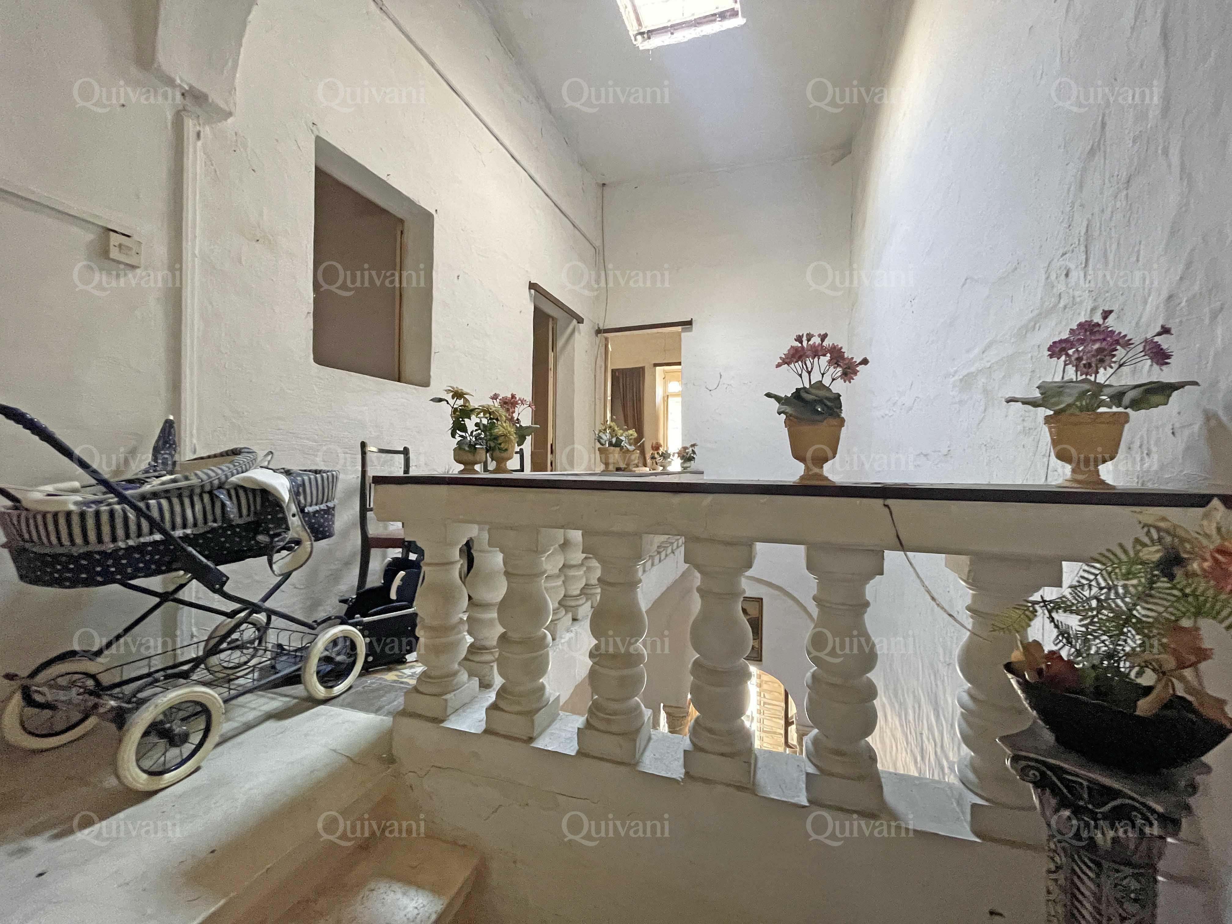 Senglea, Unconverted Townhouse