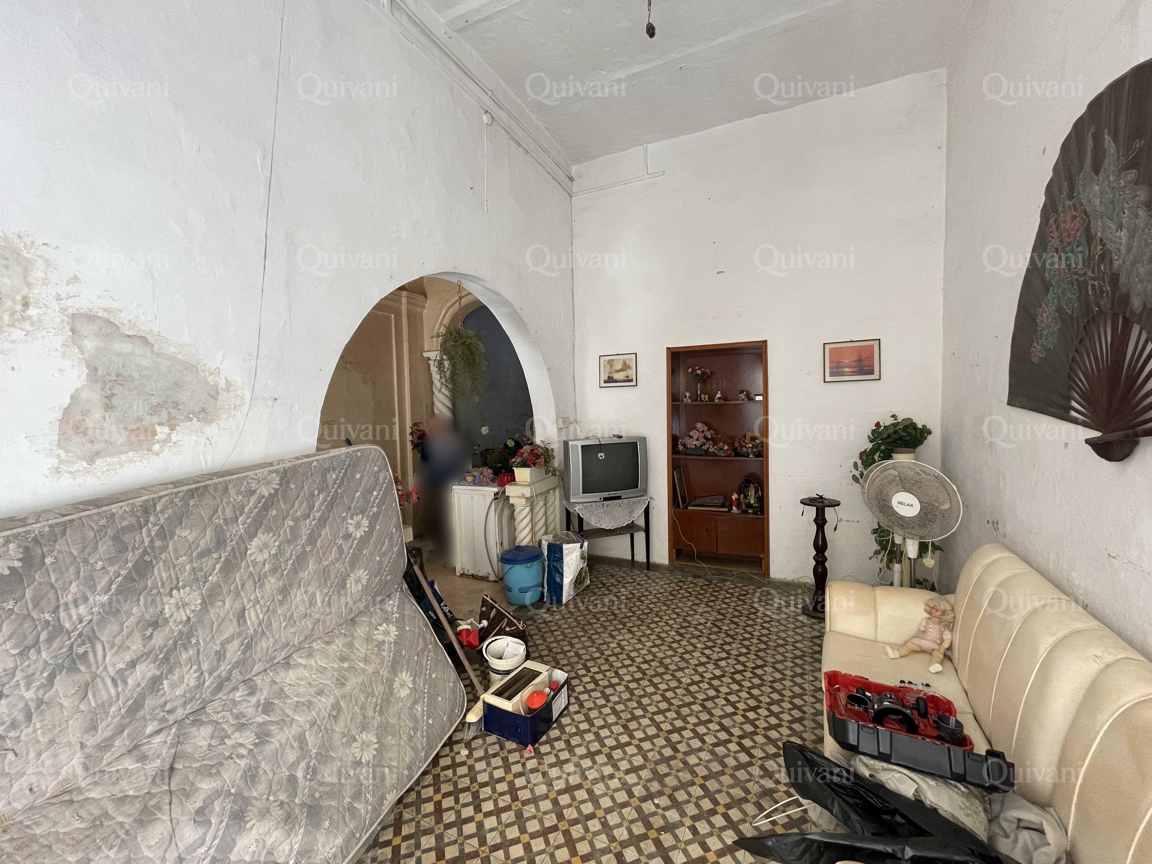 Senglea, Unconverted Townhouse