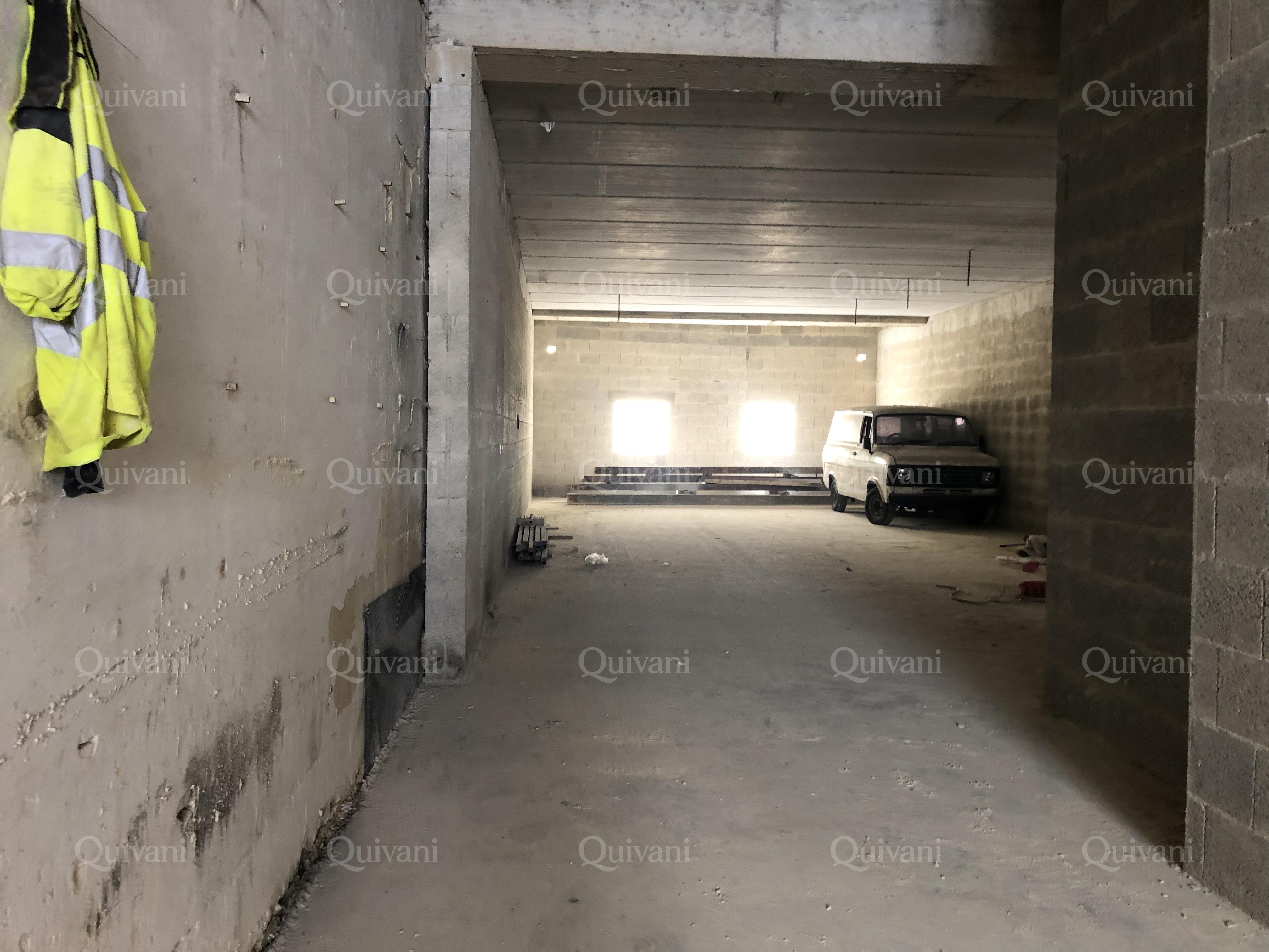 Tarxien, 12 car  Garage + office