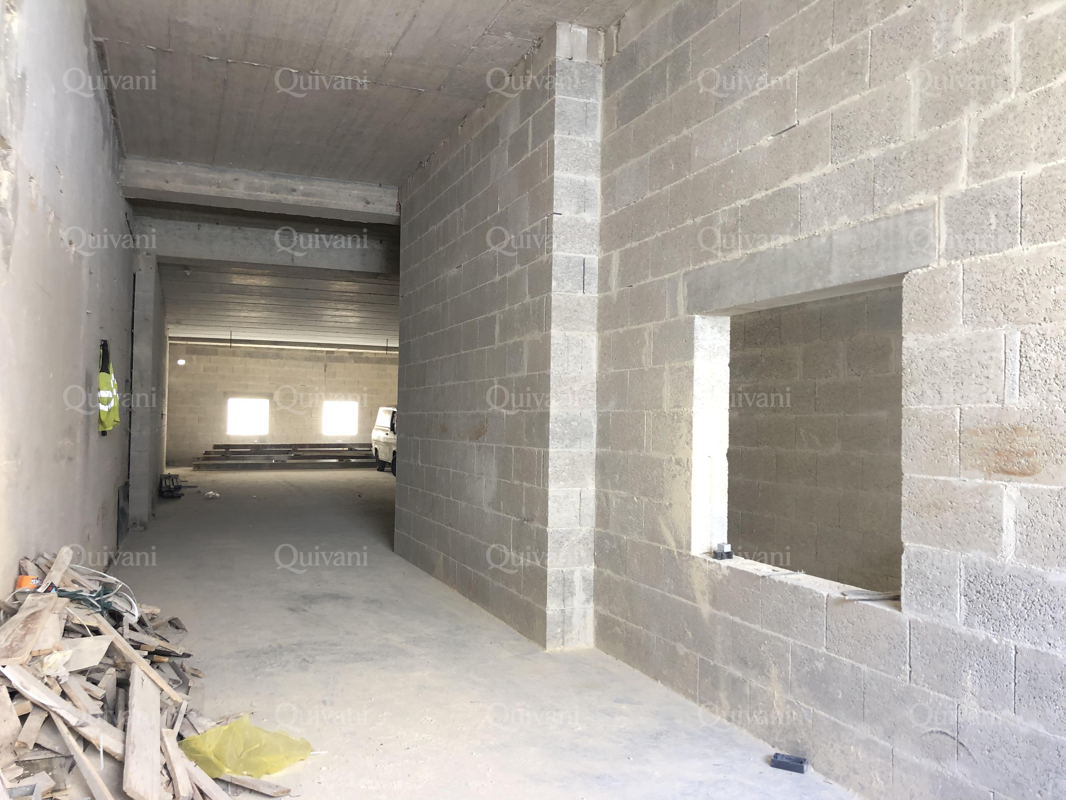 Tarxien, 12 car  Garage + office