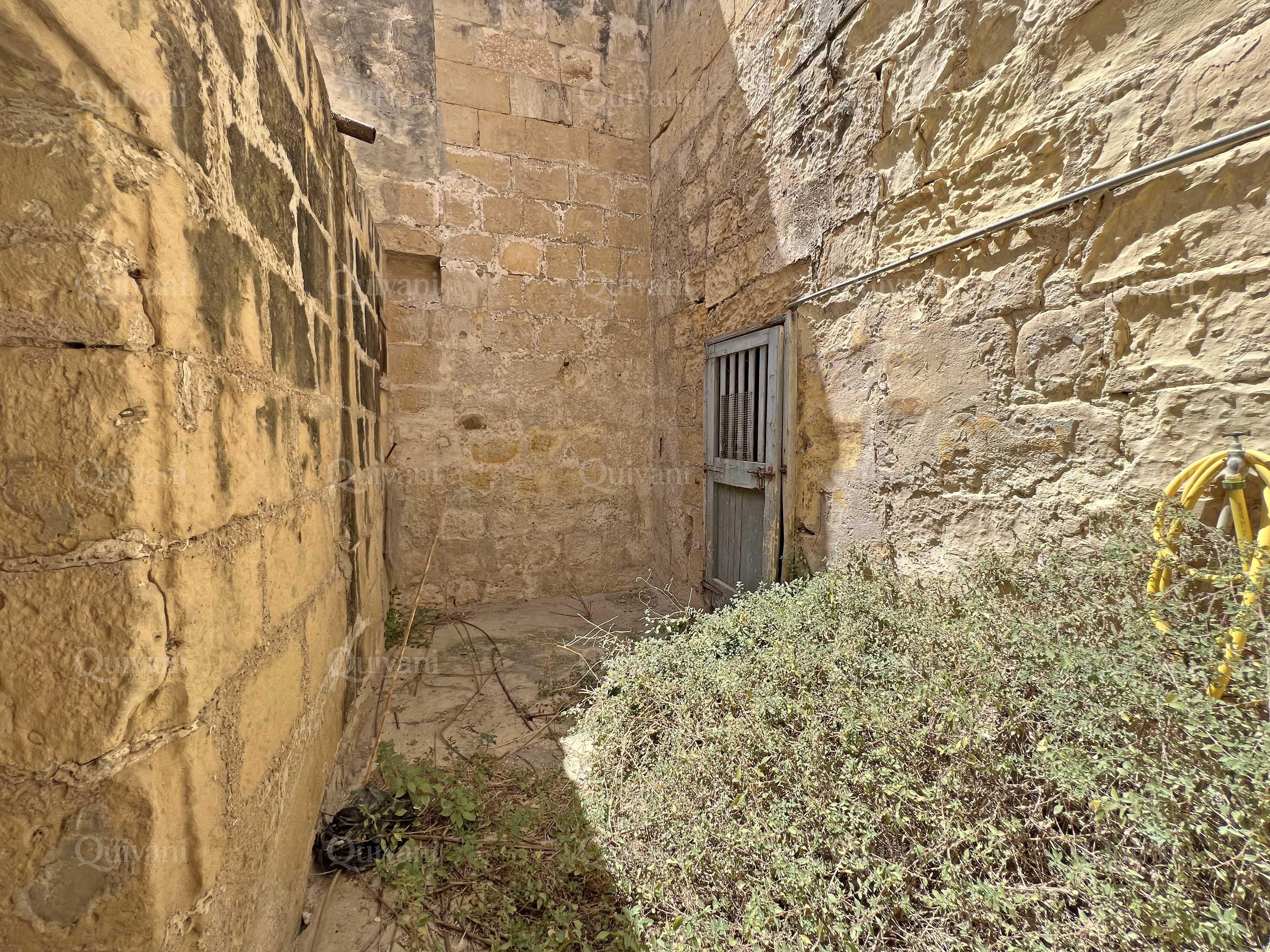 Zebbug, Unconverted House of Character