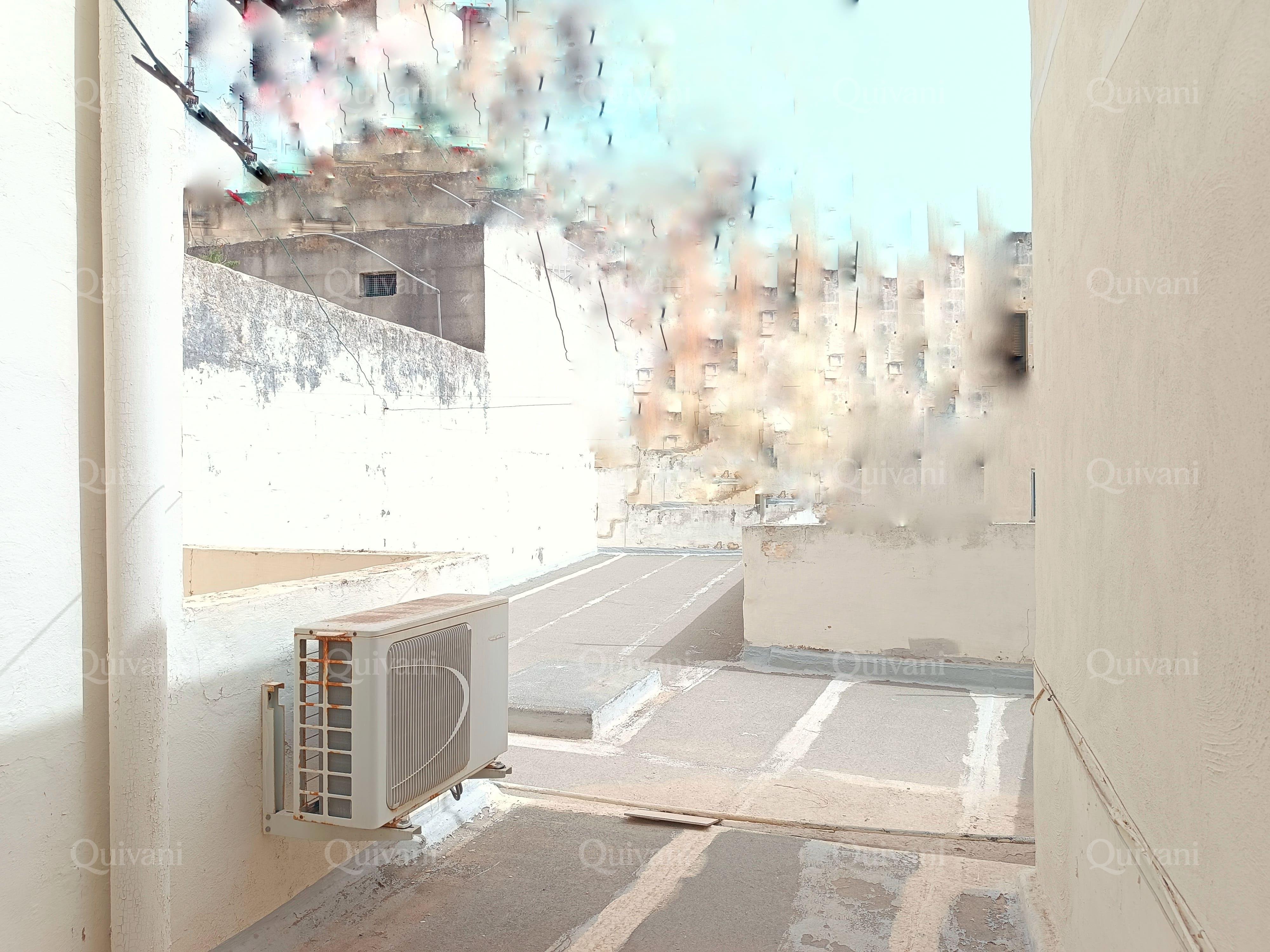 Qormi, Unconverted Townhouse