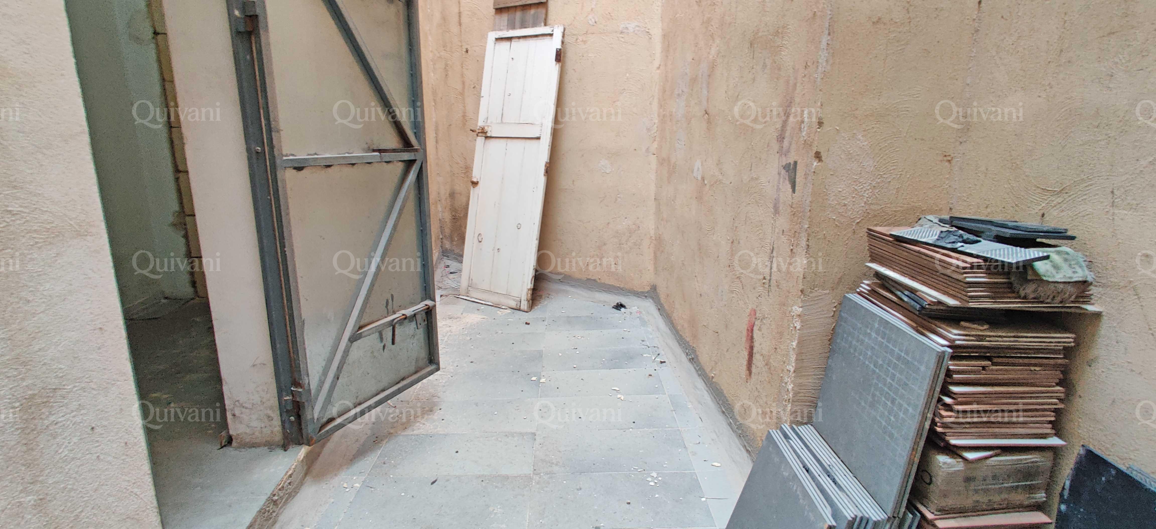 Paola, Unconverted Townhouse