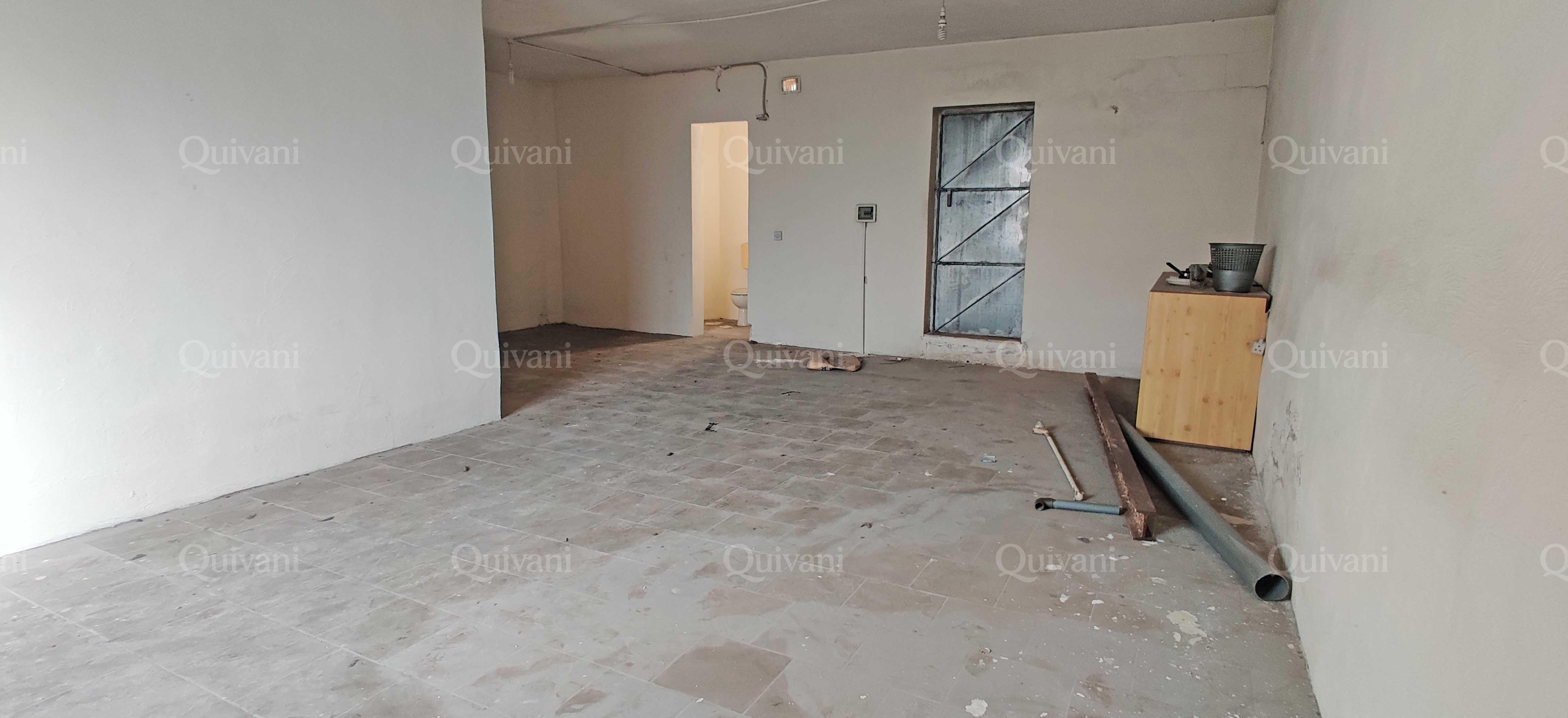 Paola, Unconverted Townhouse