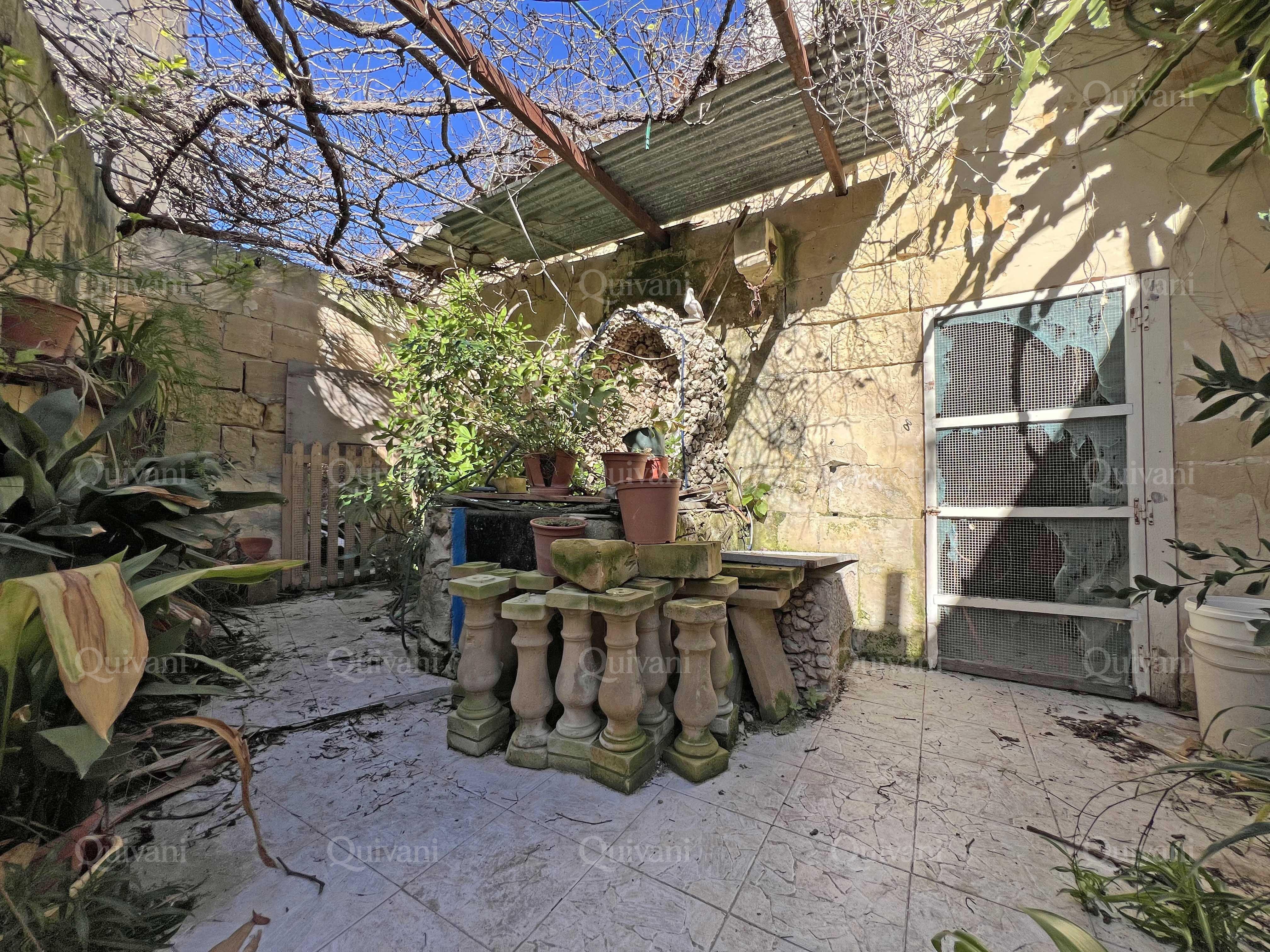 Tarxien, Townhouse with 400sqm Garden