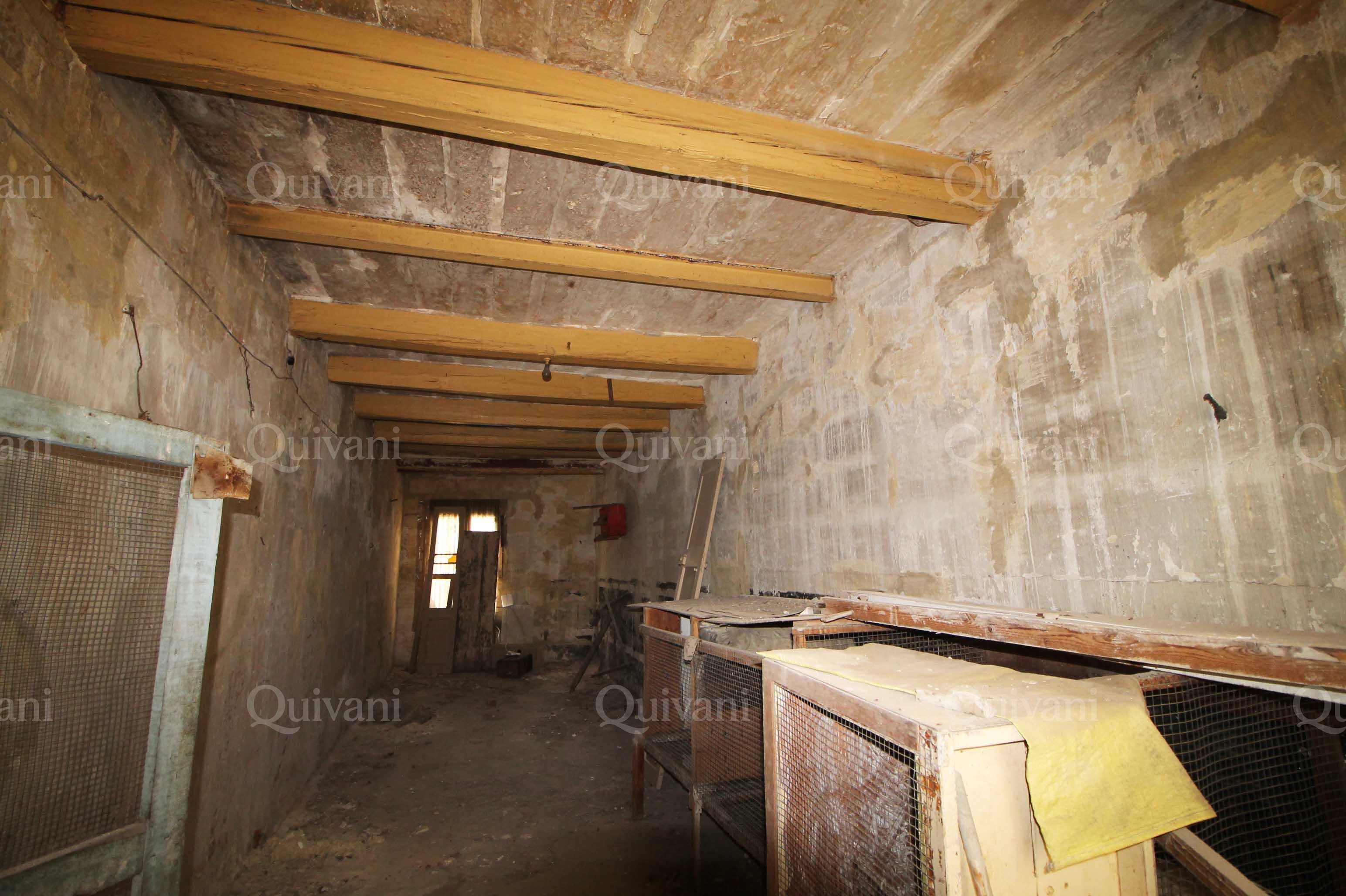 Qormi, Unconverted House of Character