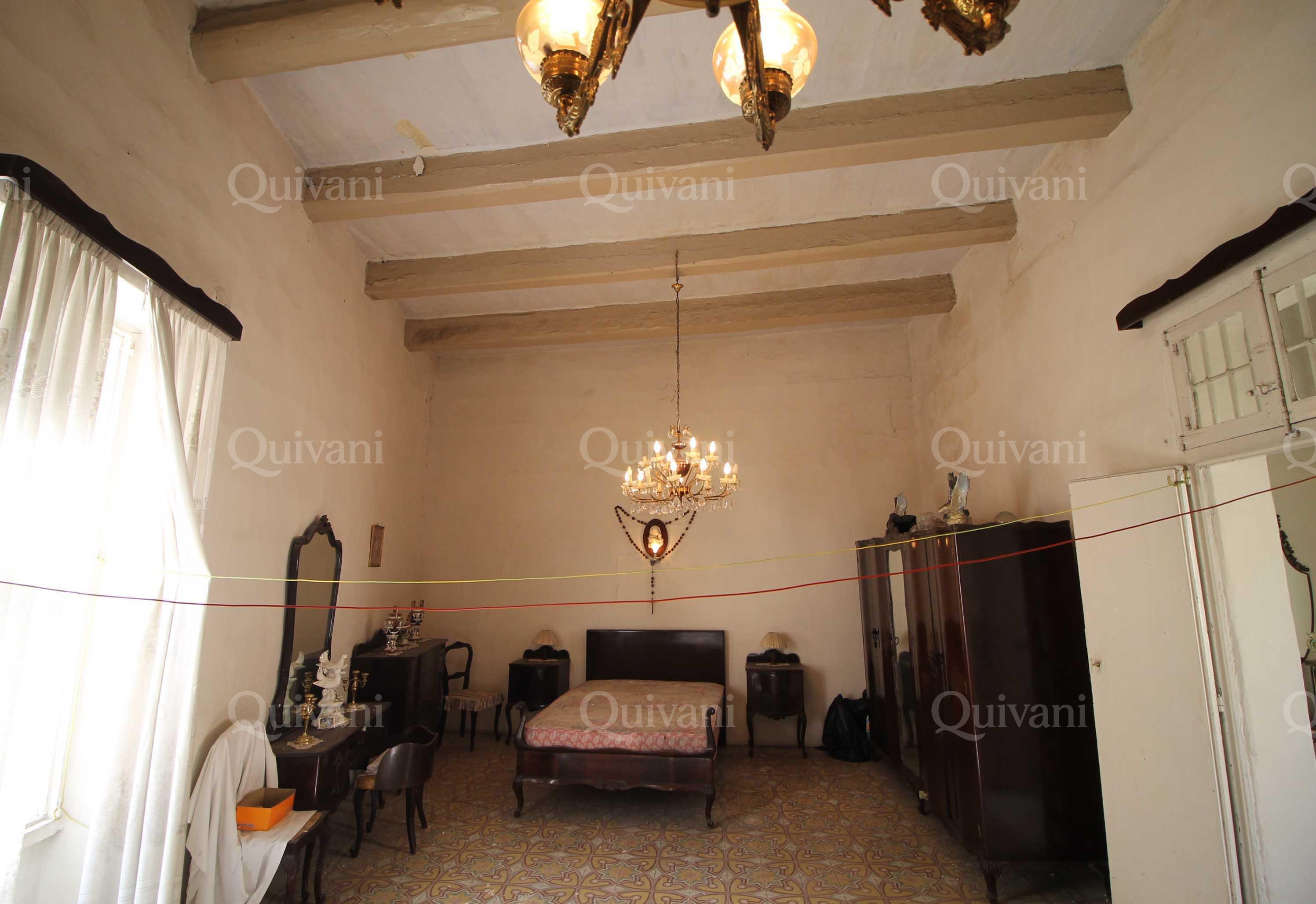 Qormi, Unconverted House of Character